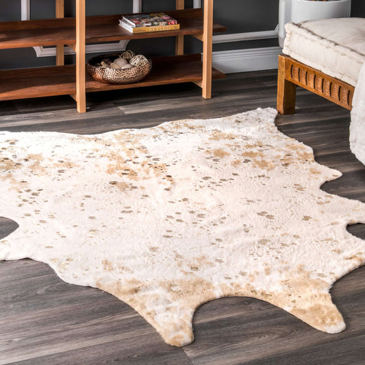 Iraida Faux Cowhide Area Rug: Off-White / Shaped / 4' x 5'