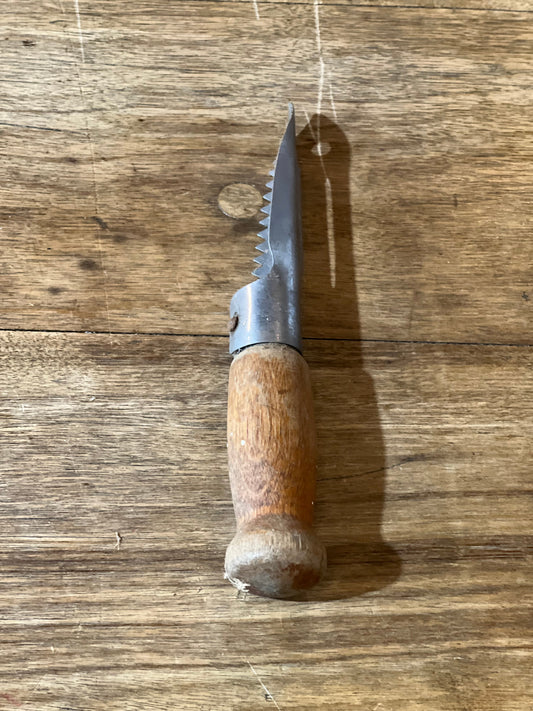 Vintage Wooden Handle Serrated Fruit or Vegetable Peeler