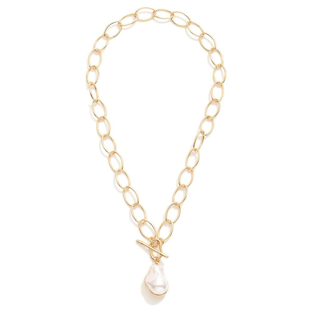 Oval Link Chain Link Necklace Featuring Baroque Peal Pendant & Toggle Clasp