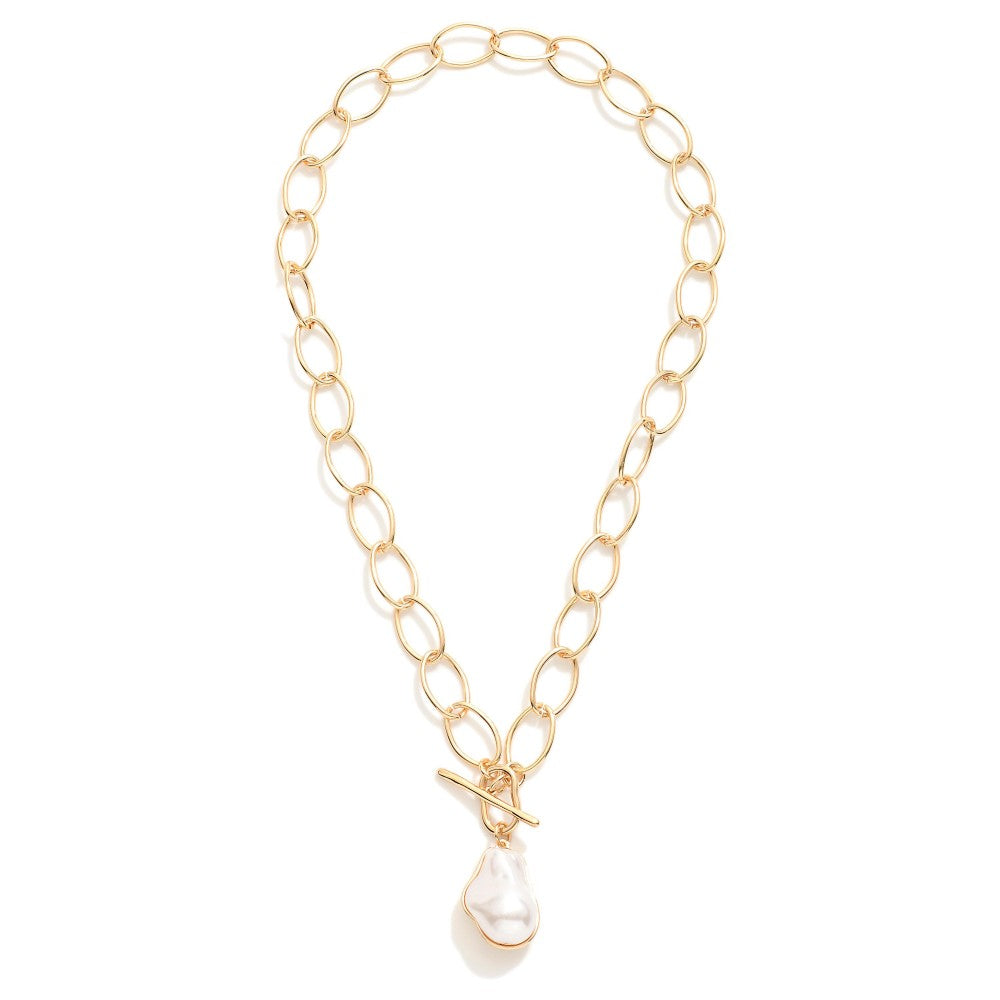 Oval Link Chain Link Necklace Featuring Baroque Peal Pendant & Toggle Clasp