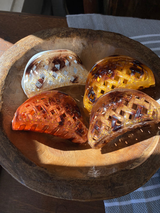 Gold Fleck Weave Designed Claw Hair Clip