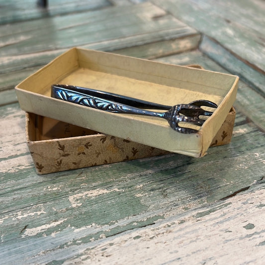 1847 Rogers Bros Sugar Cube or Ice Tongs Silver