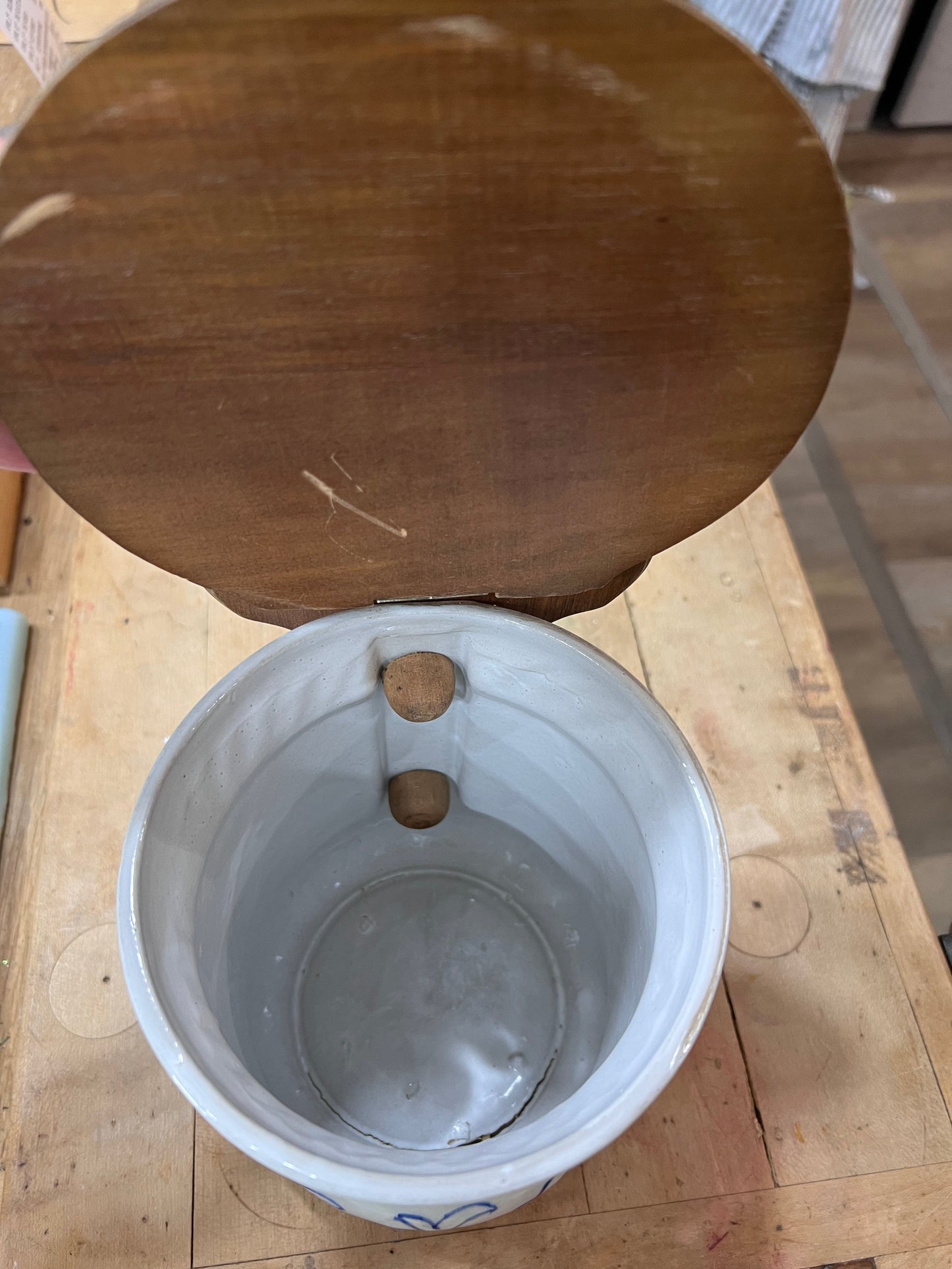 German Blue Onion Salt Box with Lid Orlando Estate Auction