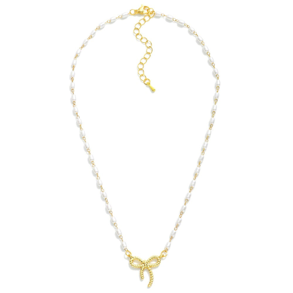 Linked Pearl Beads Necklace With Bow Pendant