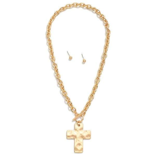 Metal Tone Chain Link Necklace Featuring Gold Tone Hammered Cross Pendent & Toggle Clasp Gold