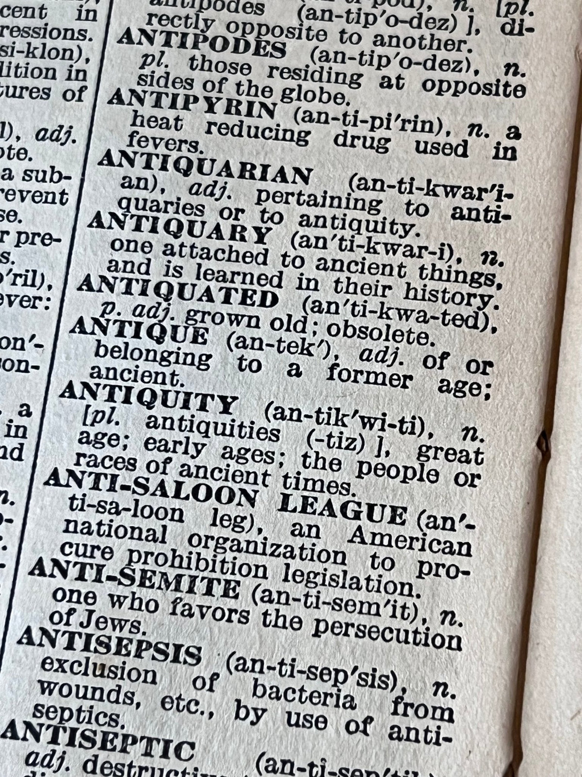 1927 - The New Popular Pocket Webster Dictionary Book 