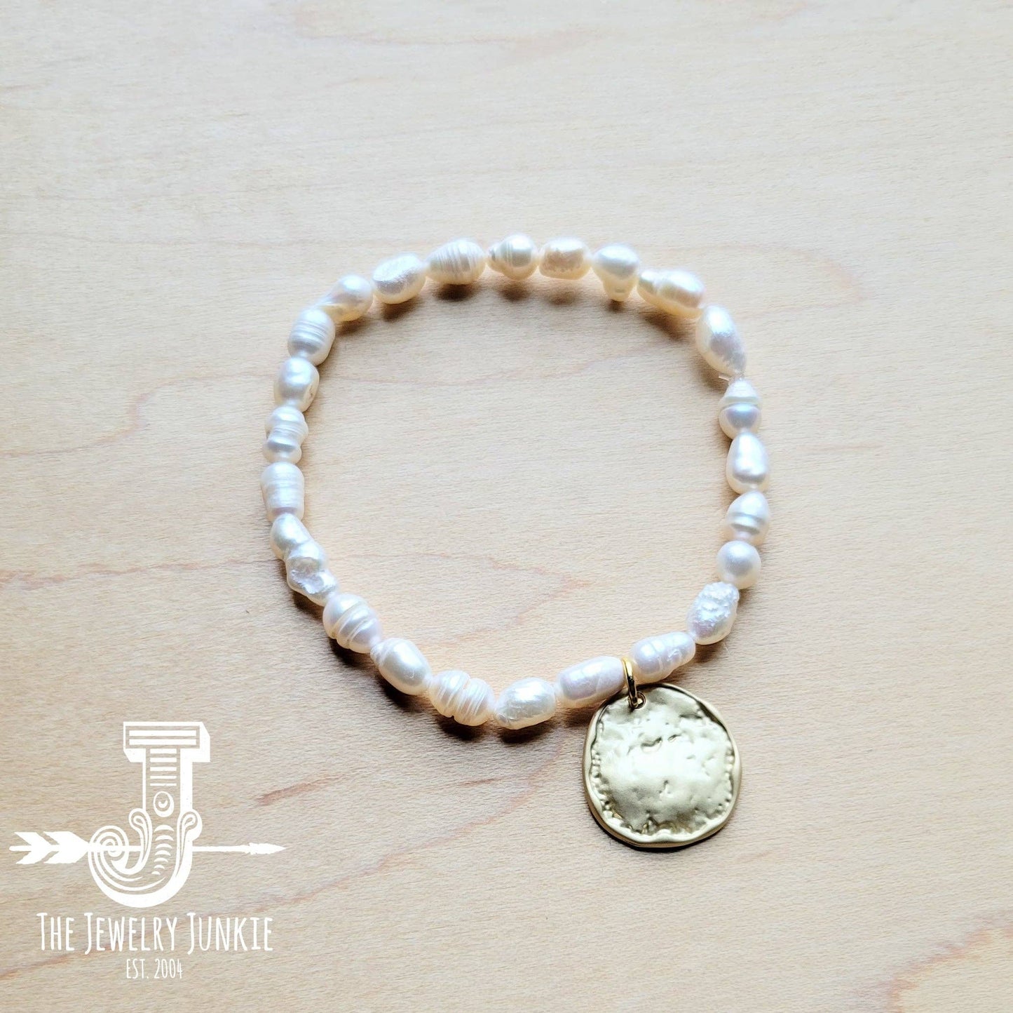 Freshwater Pearl Bracelet with Matte Gold Coin: White