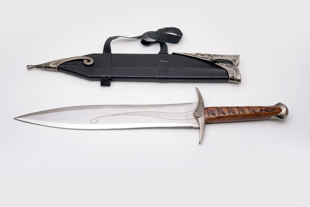 Hand-Forged "The Sting" - Elven Short with Etched Blade & Or