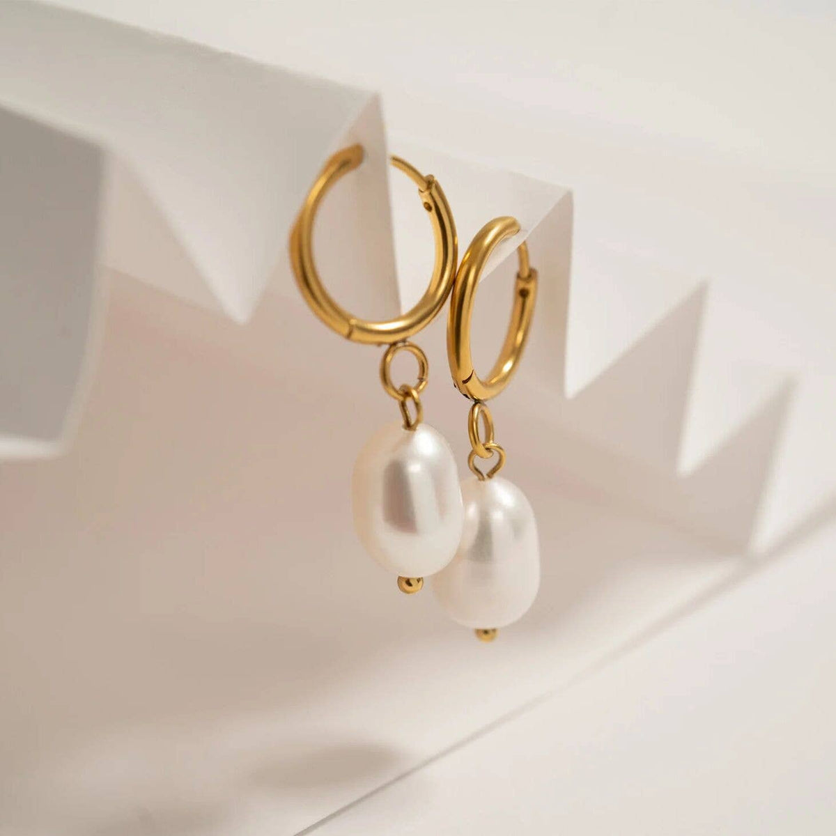 18K Gold PVD Freshwater Pearl Huggie Hoop Earrings: Gold WJW