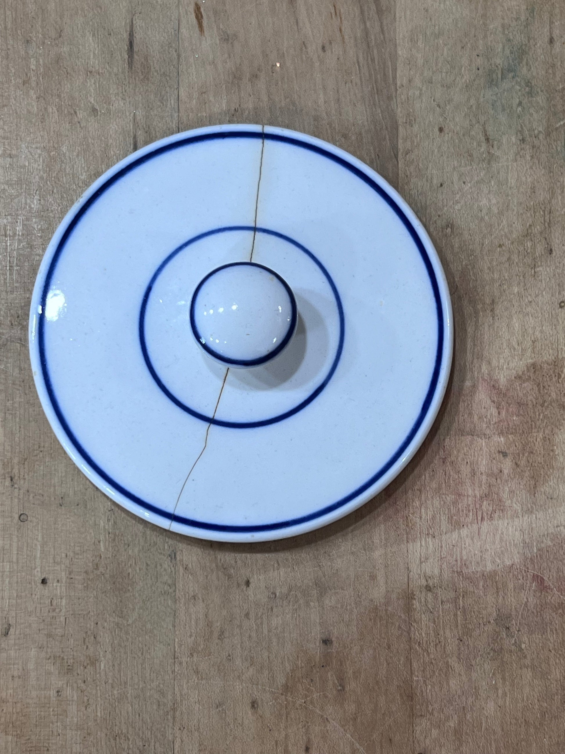 Vintage Farmhouse Blue-Banded Stoneware Lid Orlando Estate Auction