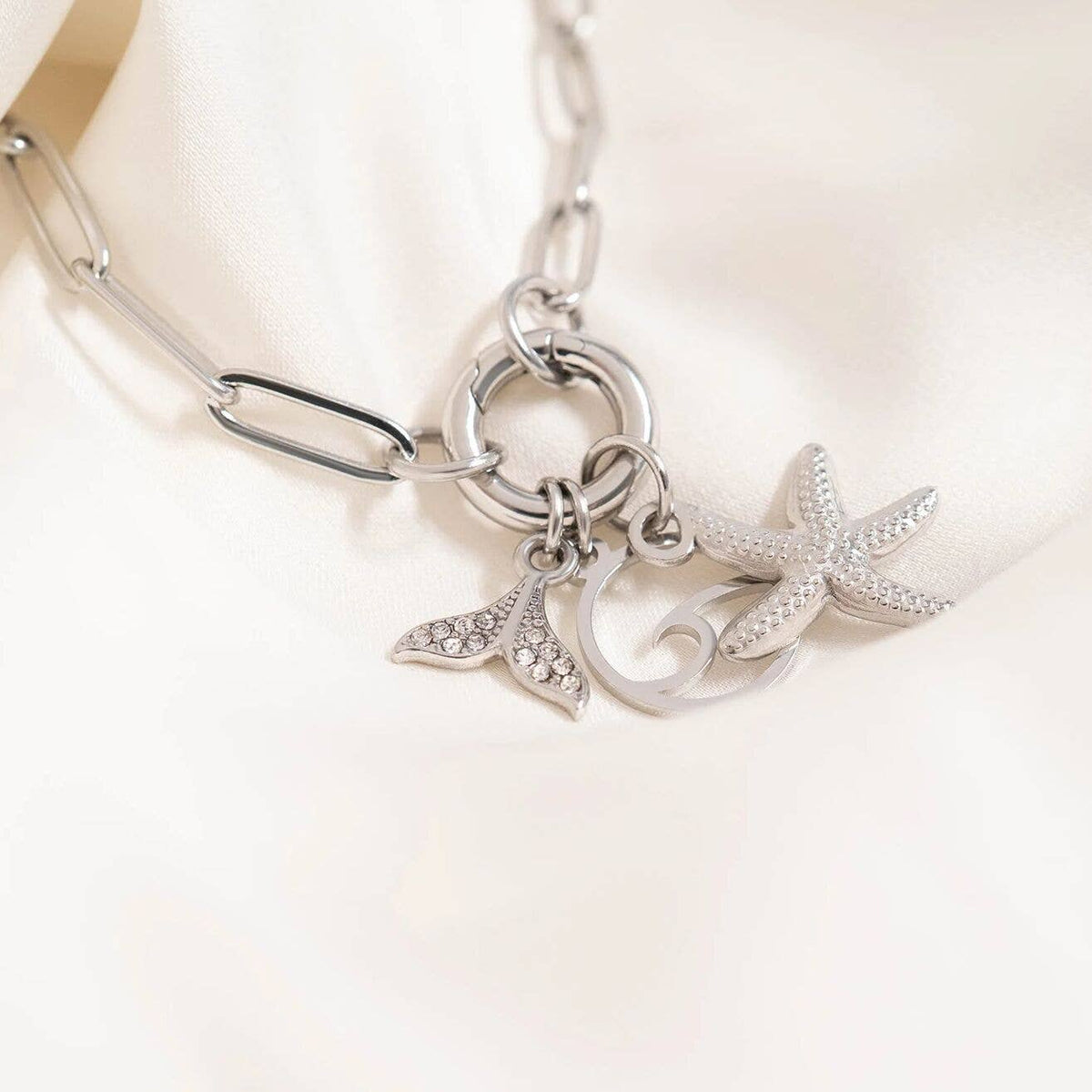 Stainless Steel Paperclip with Charm Keeper Chain Bracelet: Gold / 7.5" WJW