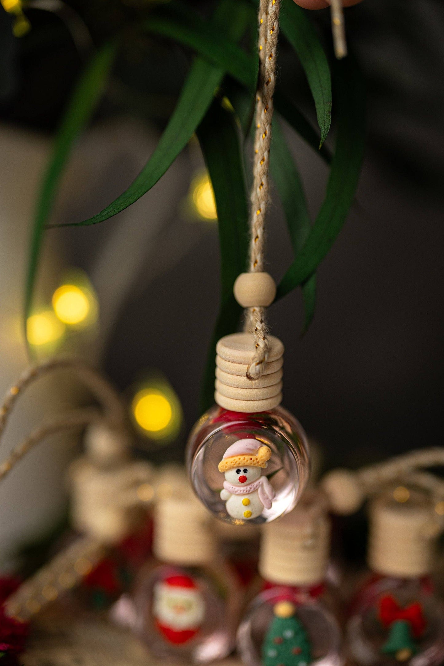 Beautiful Christmas Car Diffuser/Cure Air Freshener/Christmas Scents and more/ Car accessories for women /Luxury: Christmas Tree / Christmas Hearth