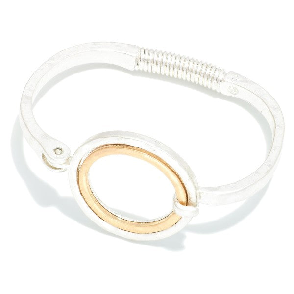 Hammered Metal Hinged Bangle Bracelet Featuring Nesting Circles Accent Silver Gold