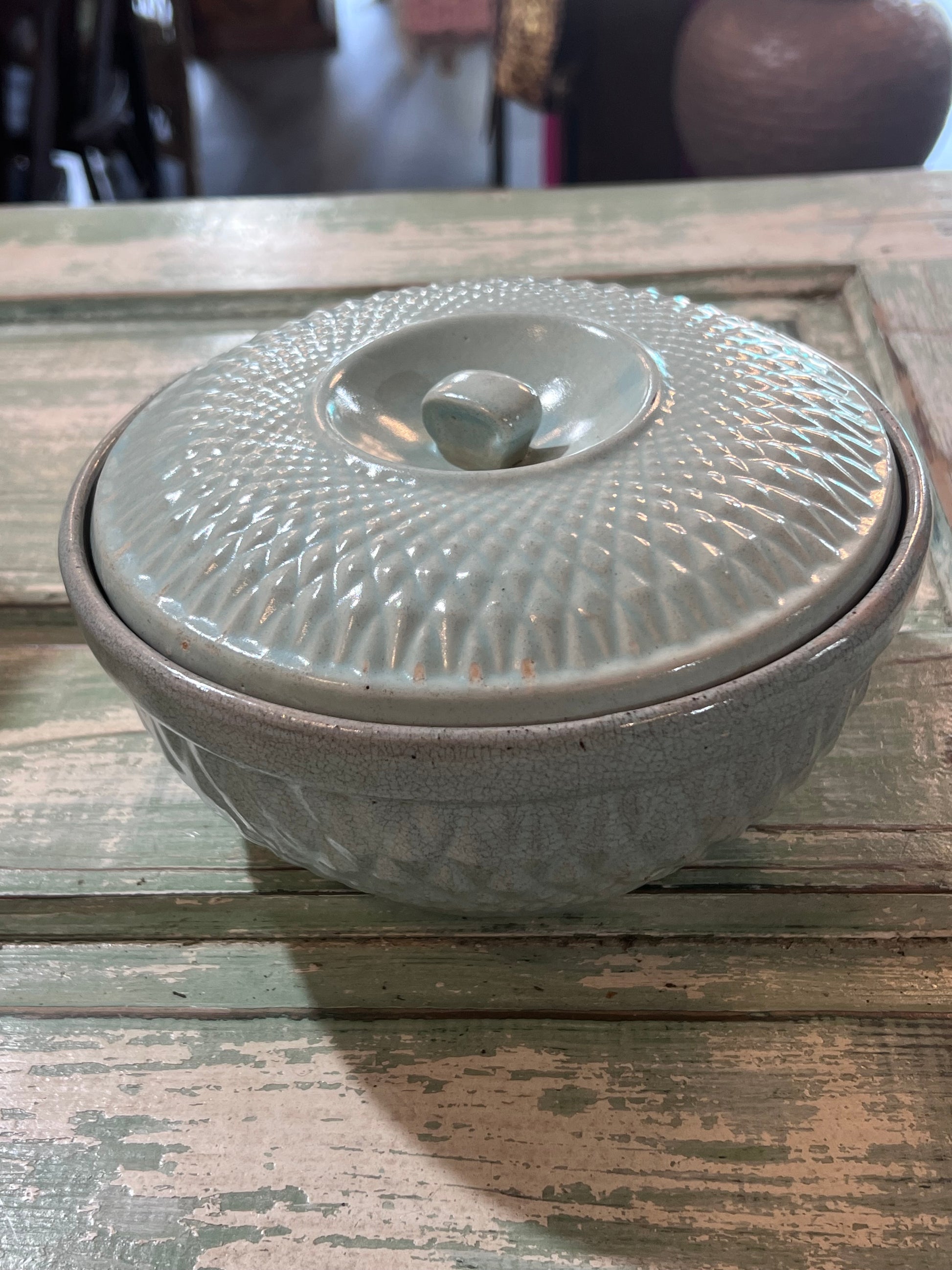 Vintage Hull Sea Foam Green Casserole Dish w Diamond Quilt Pattern