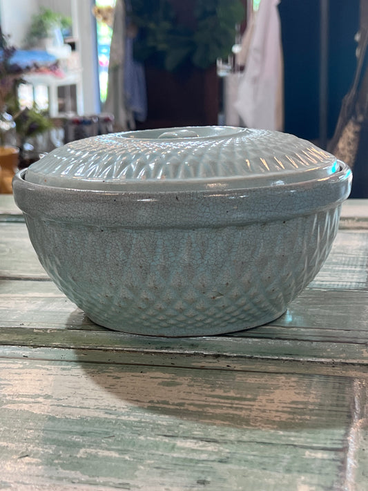 Vintage Hull Sea Foam Green Casserole Dish w Diamond Quilt Pattern