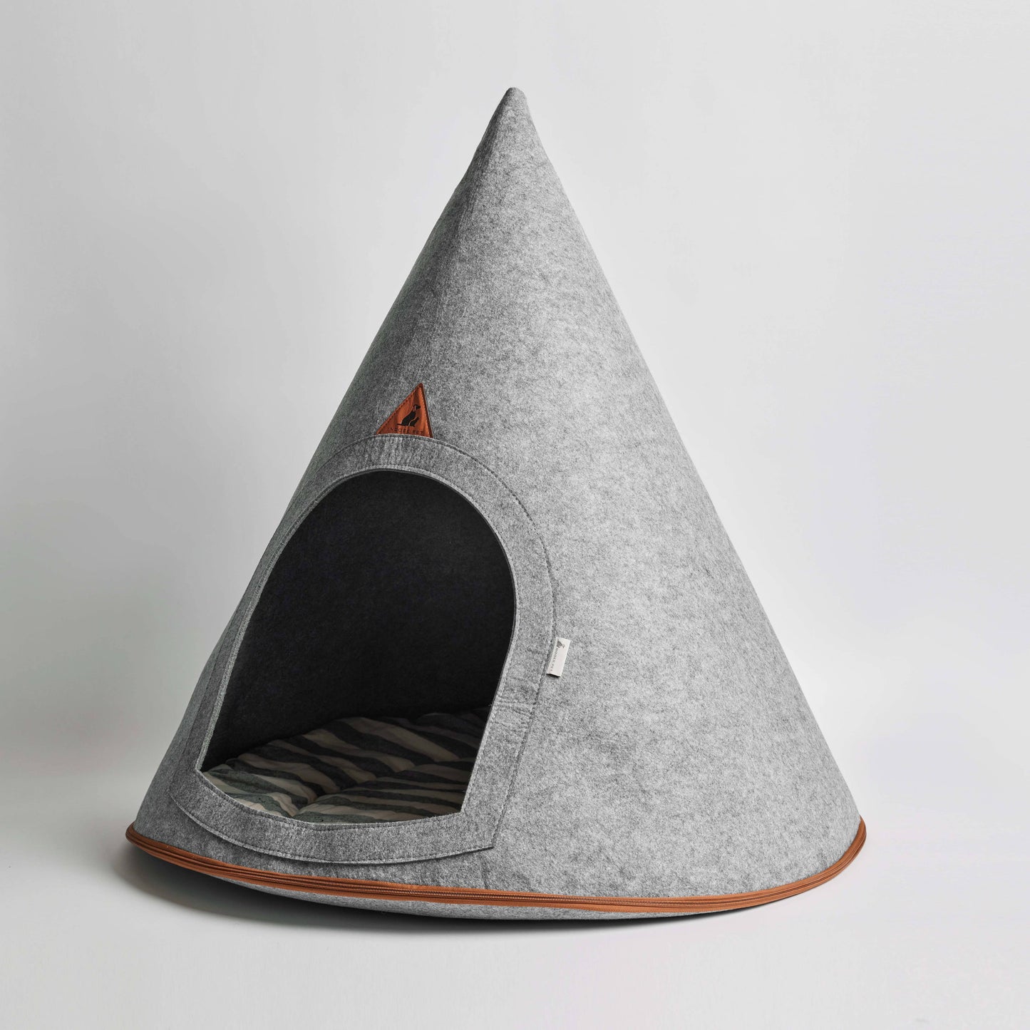 Recycled Felt Pet Cave (Gray) – Modern Foldable Dog House