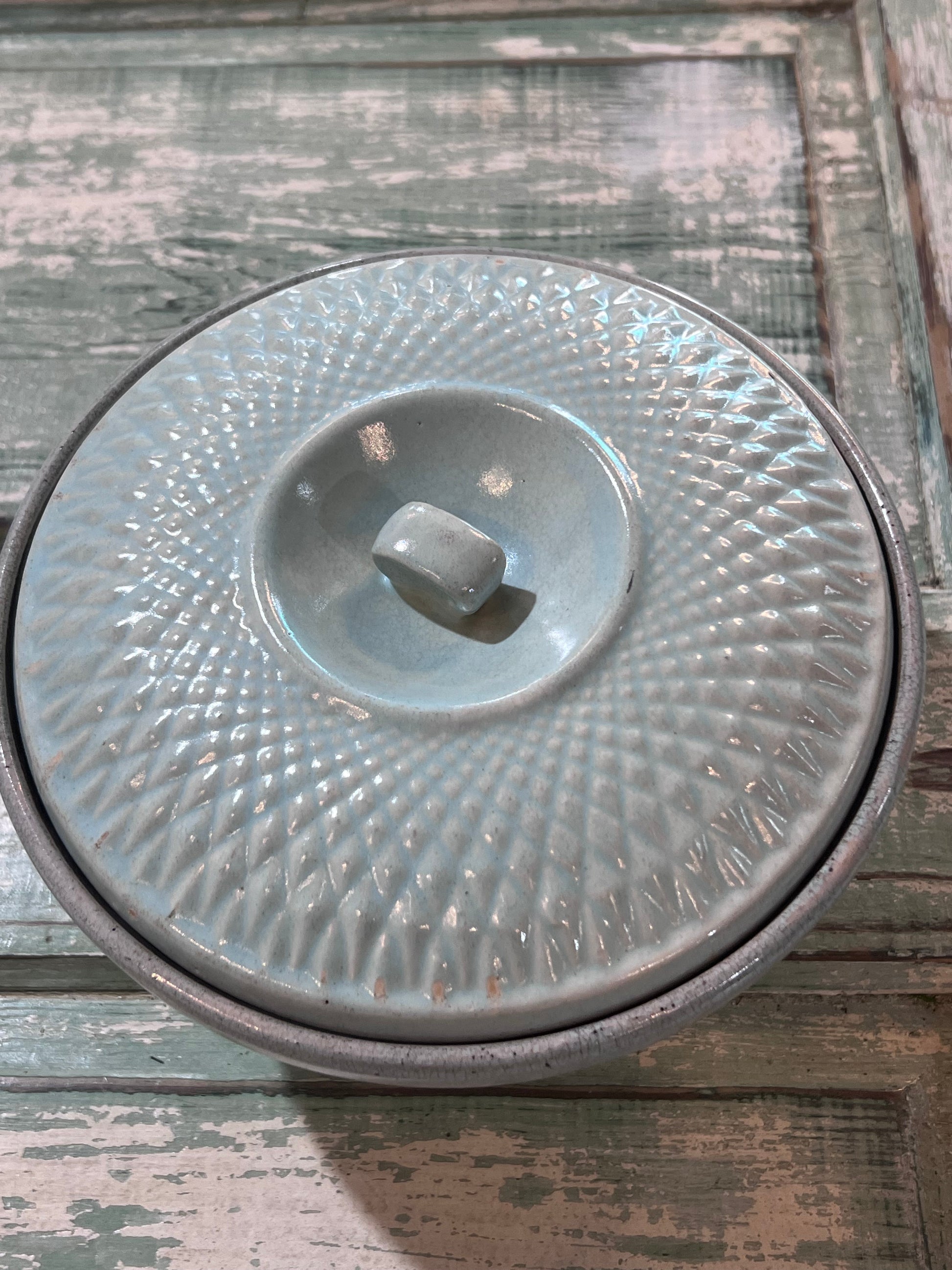 Vintage Hull Sea Foam Green Casserole Dish w Diamond Quilt Pattern