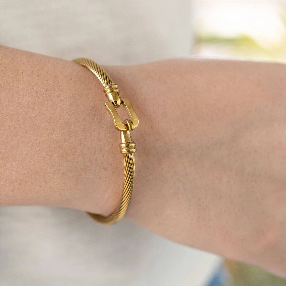 18K Gold PVD Stainless Steel Buckle Clasp Bangle Bracelet: Gold WJW