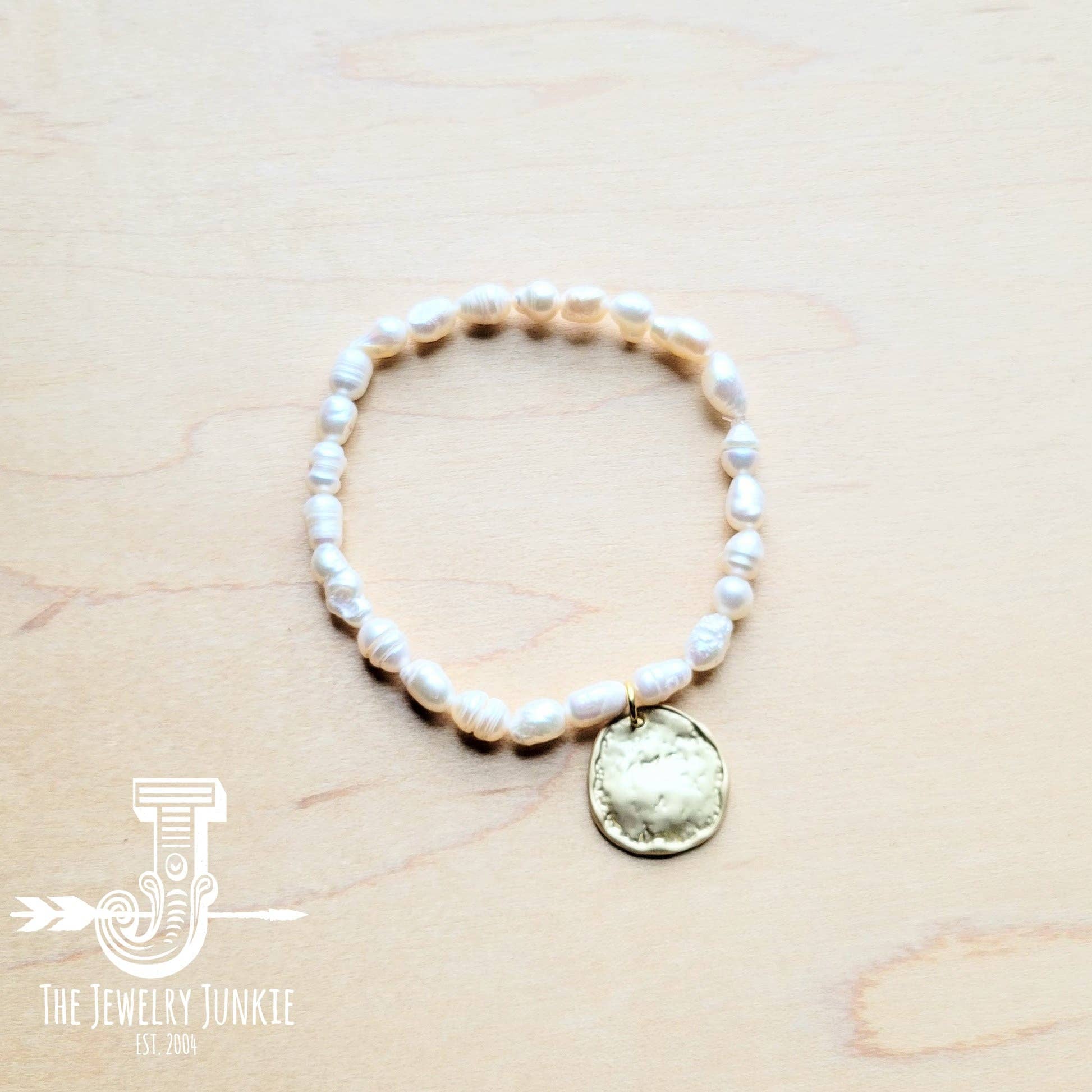 Freshwater Pearl Bracelet with Matte Gold Coin: White