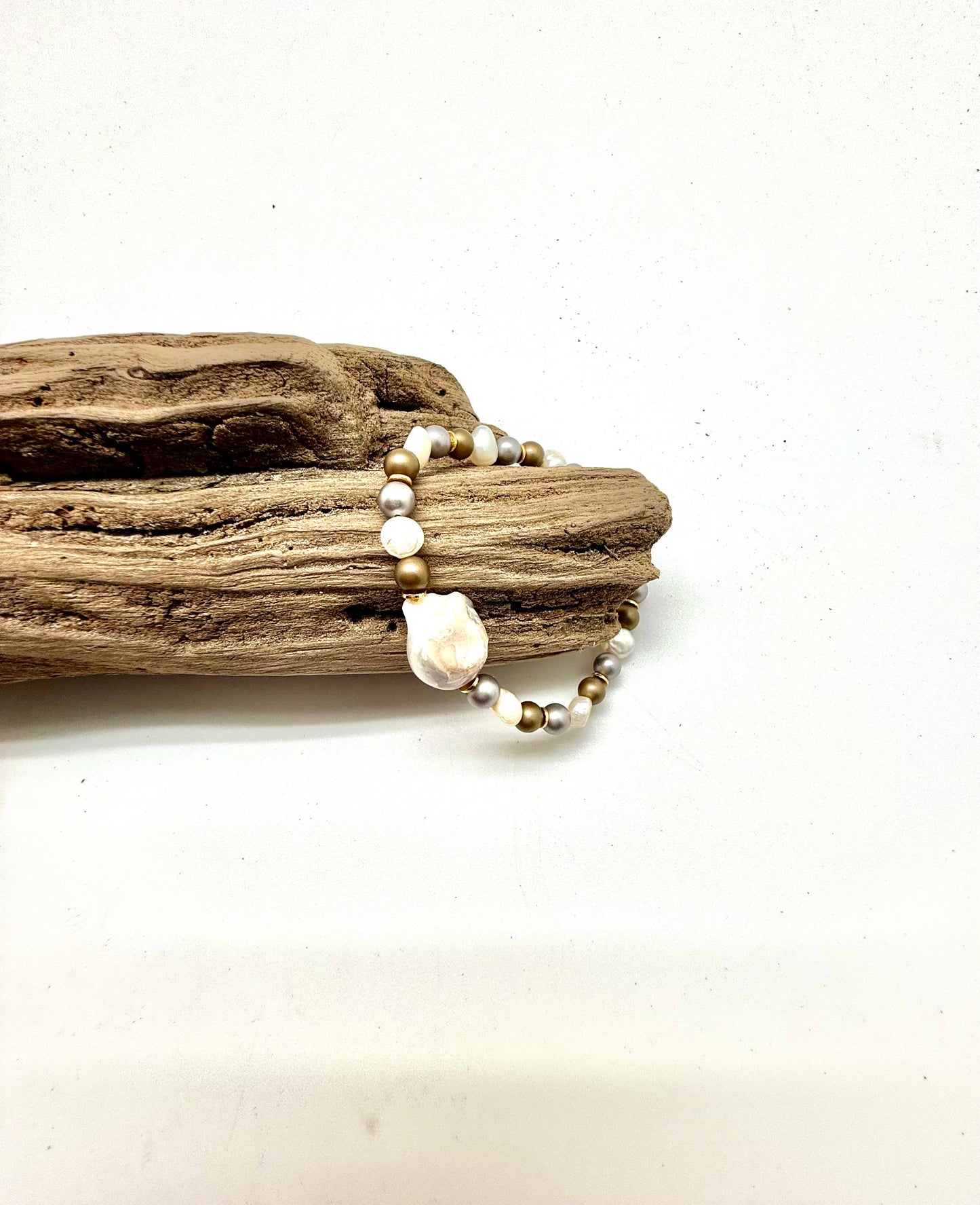 Bracelet Stretch MotherofPearlw/FreshwaterPearl(6mm)Baroque