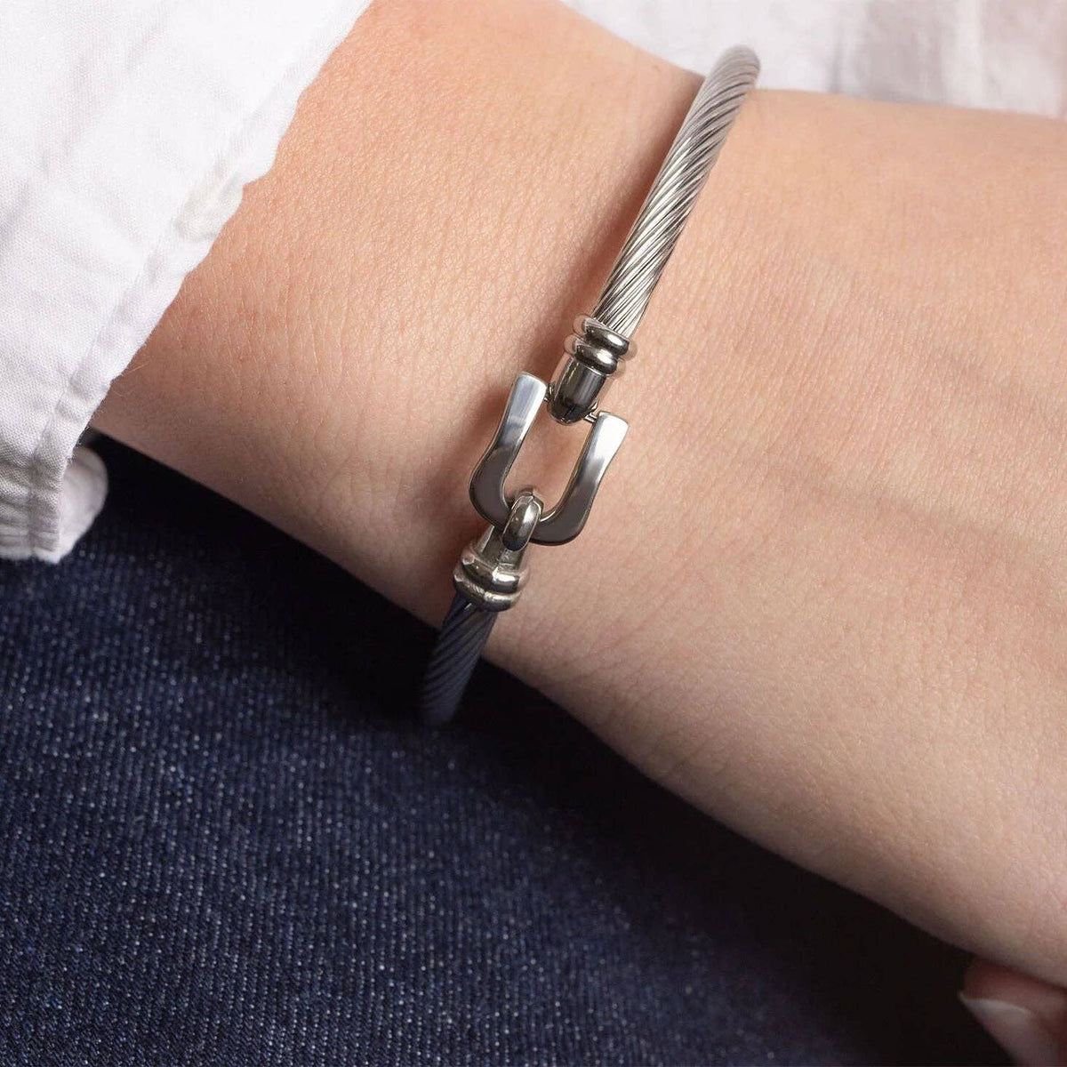 18K Gold PVD Stainless Steel Buckle Clasp Bangle Bracelet: Gold WJW