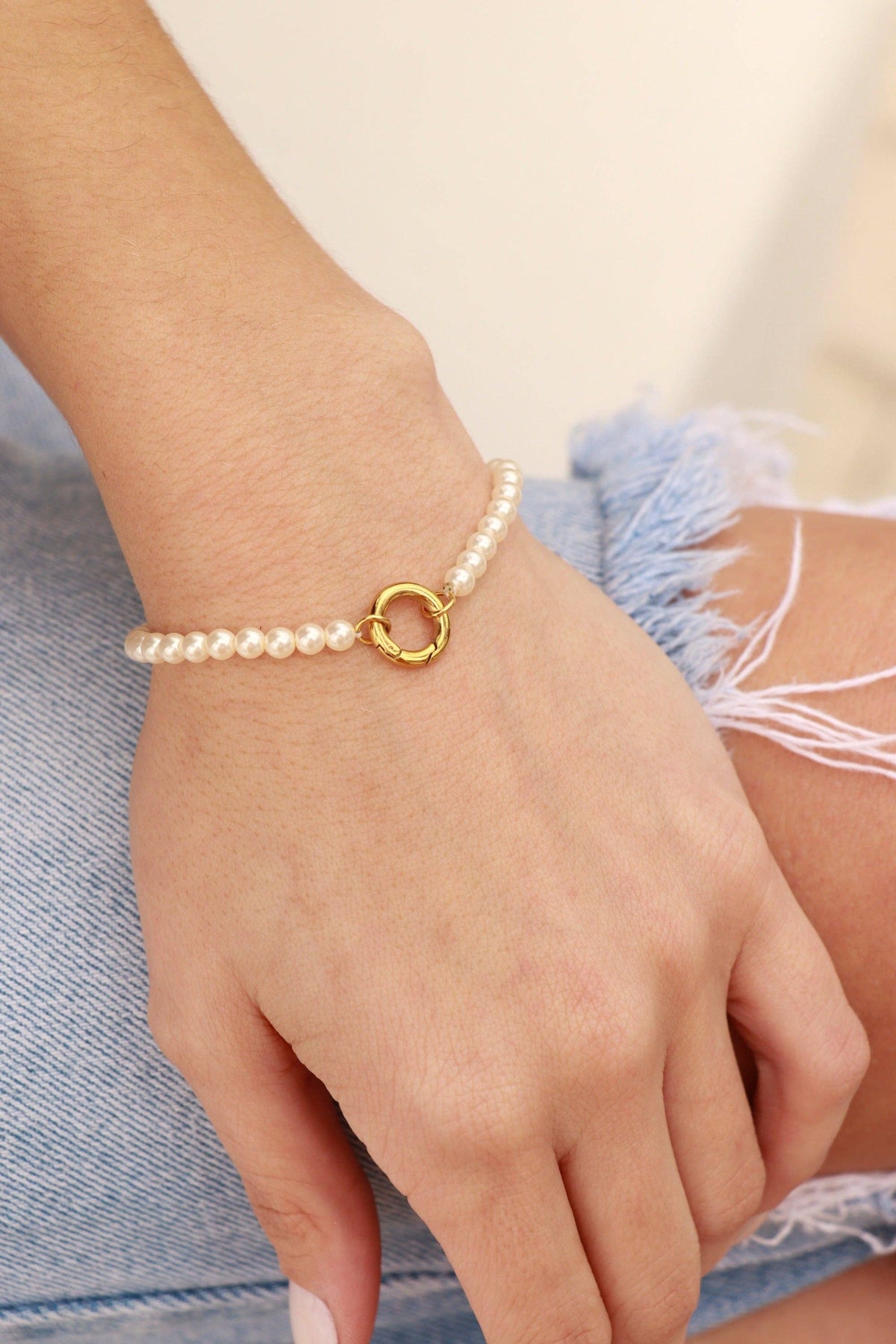Beaded Pearl Charm Holder Bracelet: Kiska / Gold WJW