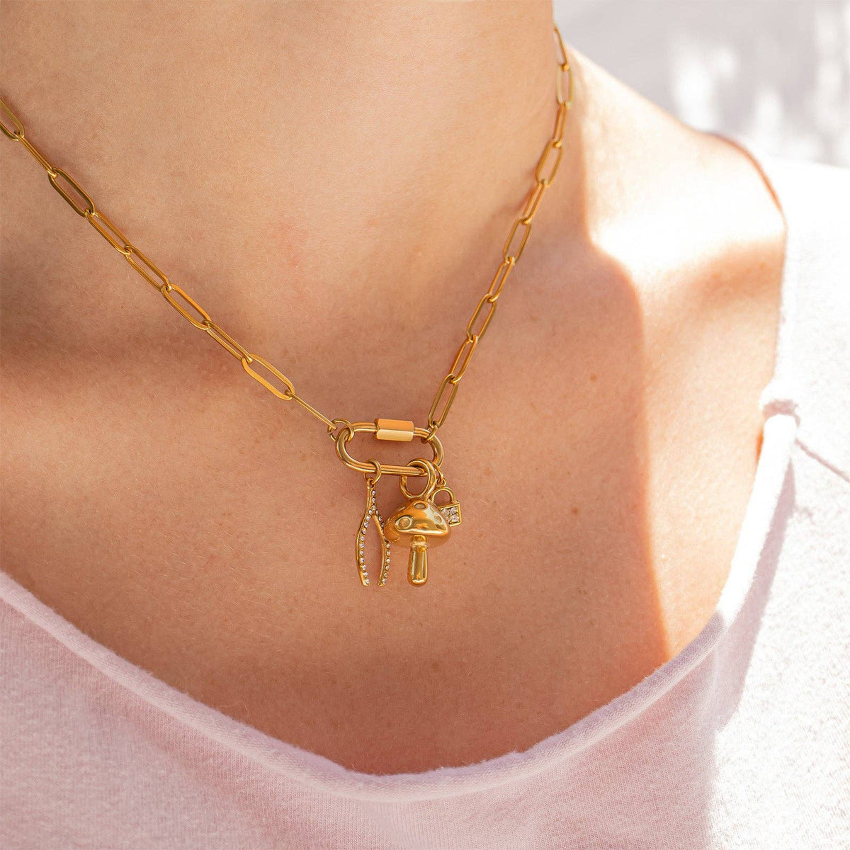18K Gold PVD Paperclip Carabiner Necklace: Gold / 16+2" WJW