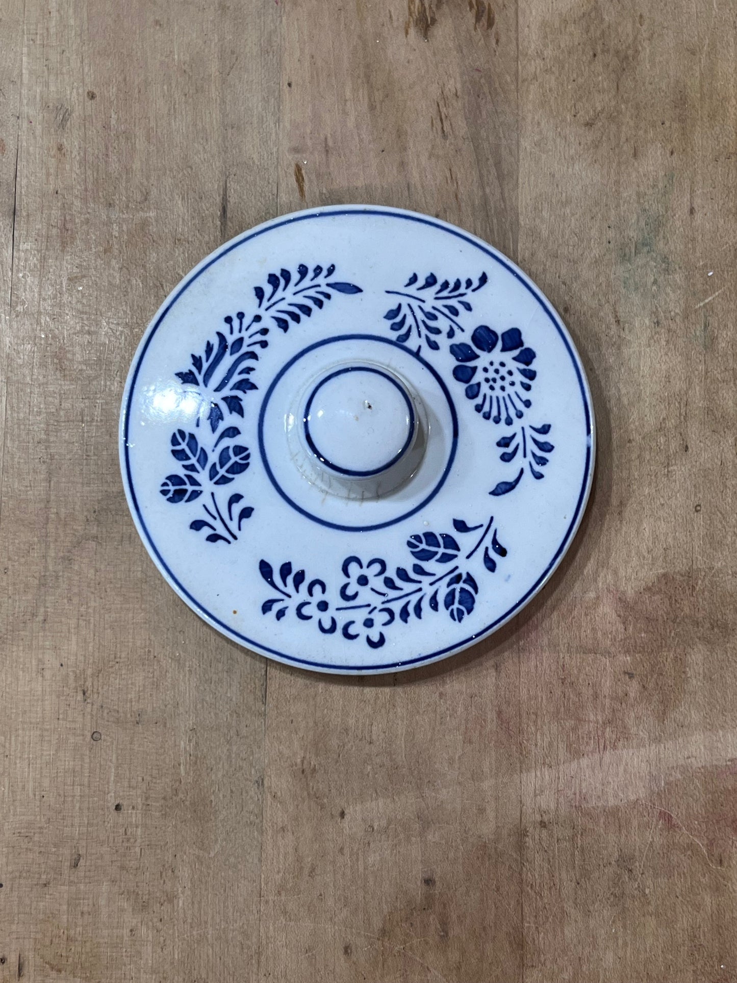 European Blue Floral Ceramic Round Lid Orlando Estate Auction