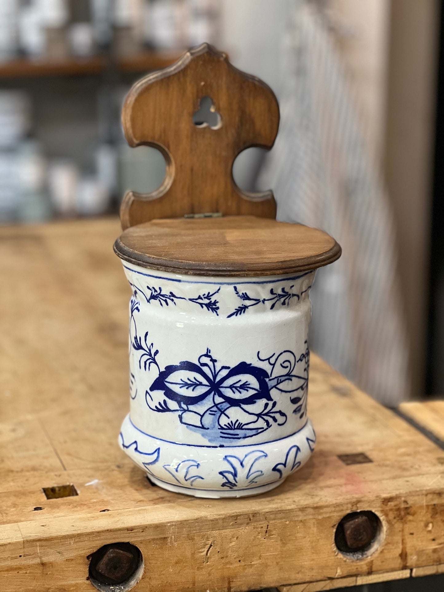German Blue Onion Salt Box with Lid Orlando Estate Auction