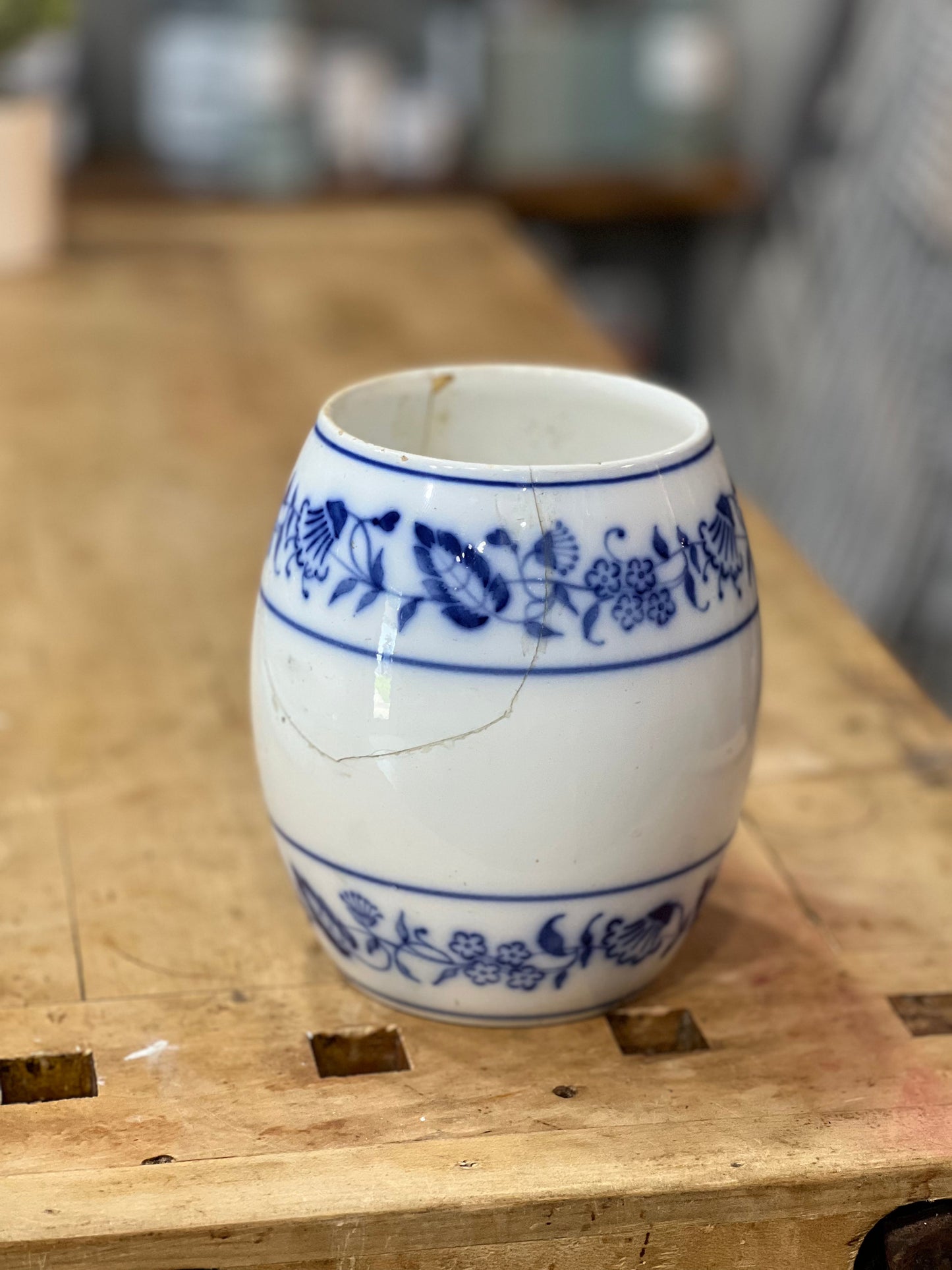 European Blue Floral Ceramic Rice Storage Jar Orlando Estate Auction