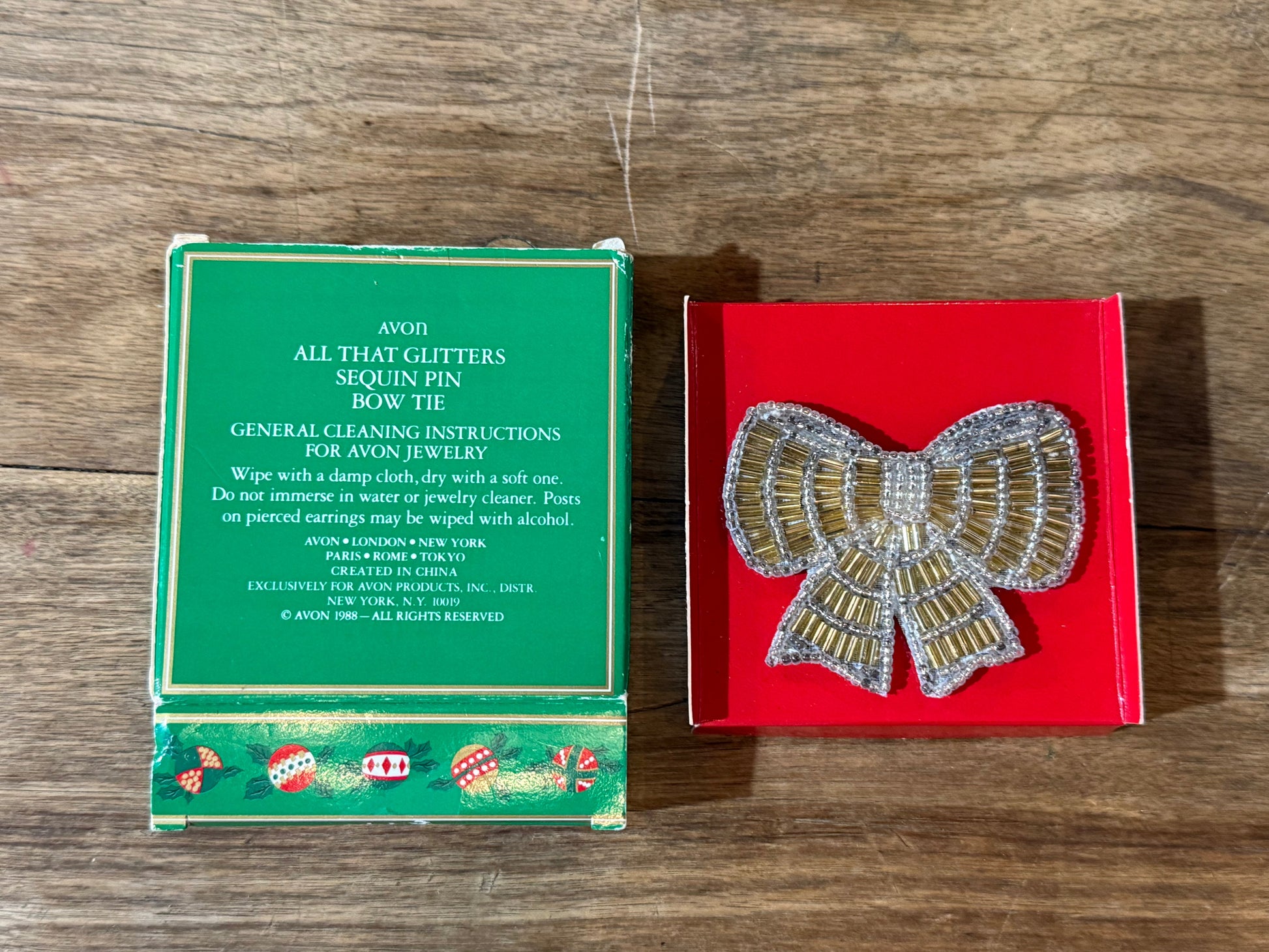 Avon “All That Glitters” Sequin Pin Bow Tie