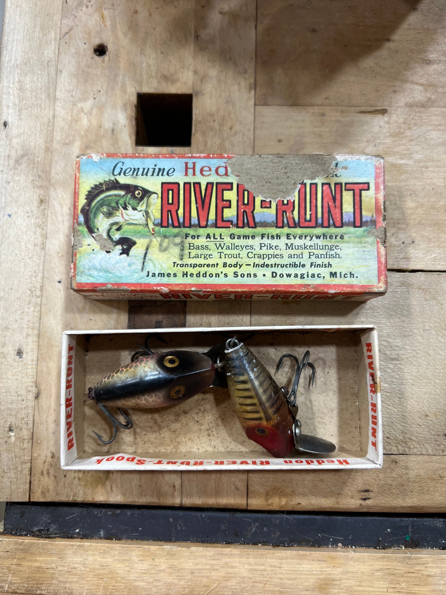 Vintage Heddon River Runt Spook Lure Set of 2: 2" "Midgit" Lures with box - red black