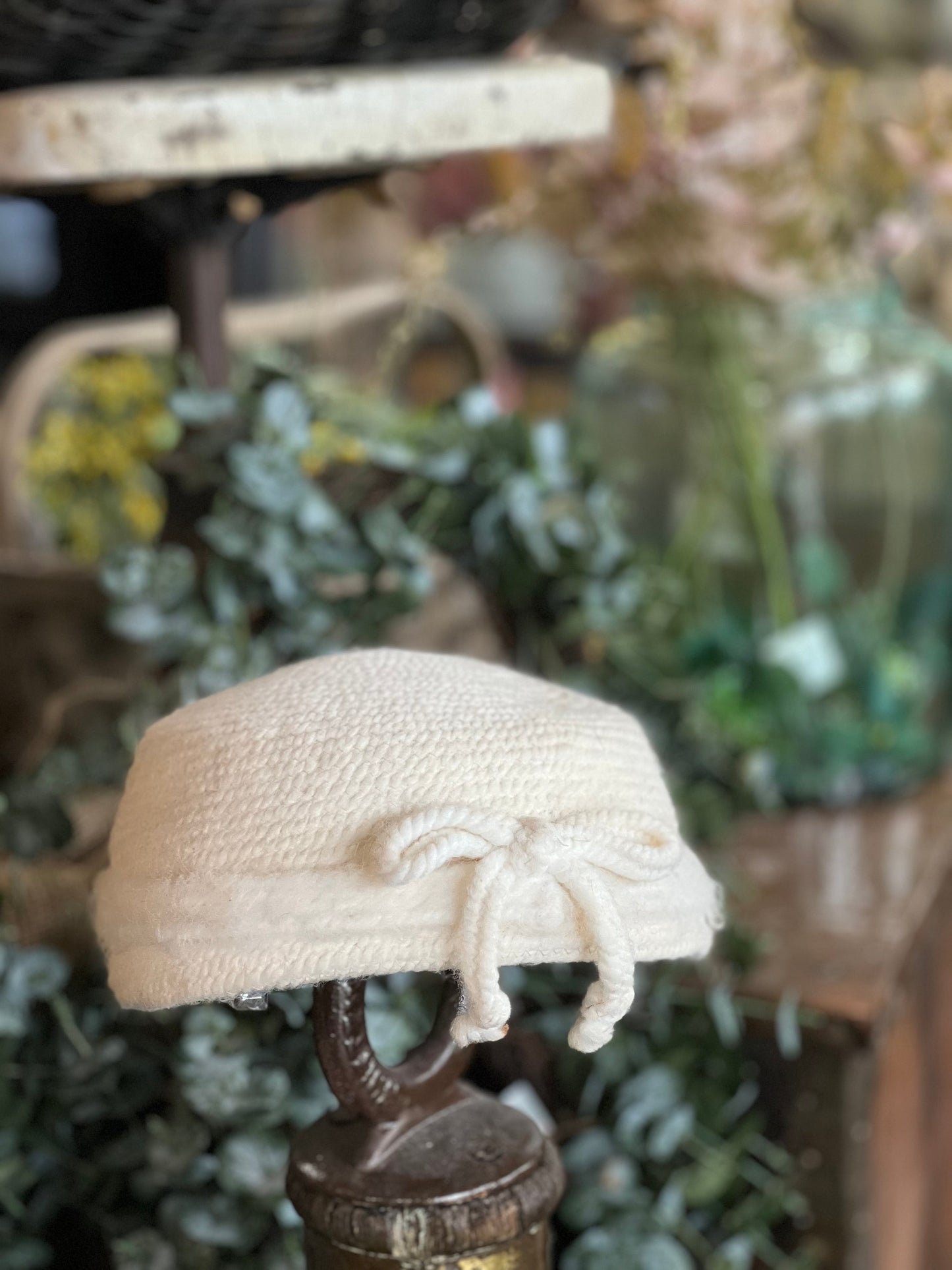 Vintage Cream Crochet Pillbox Hat