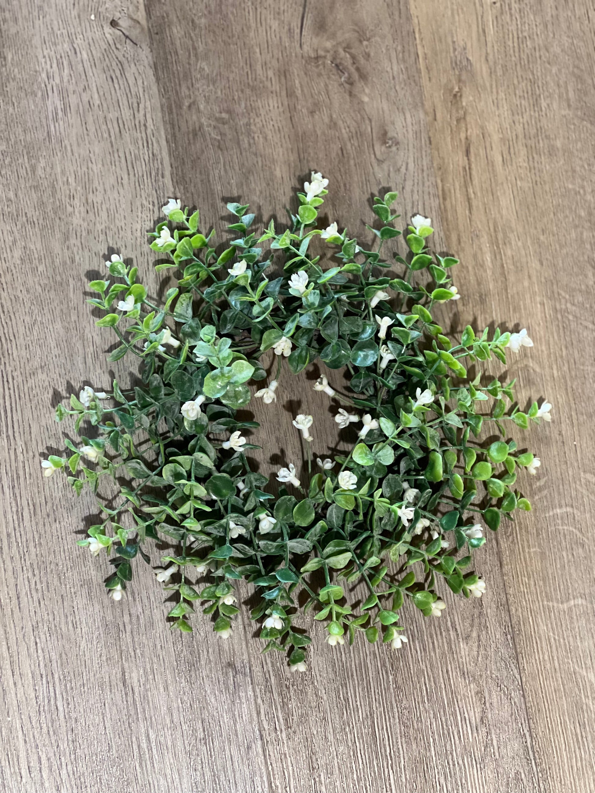 11" White Blooms Candle Ring