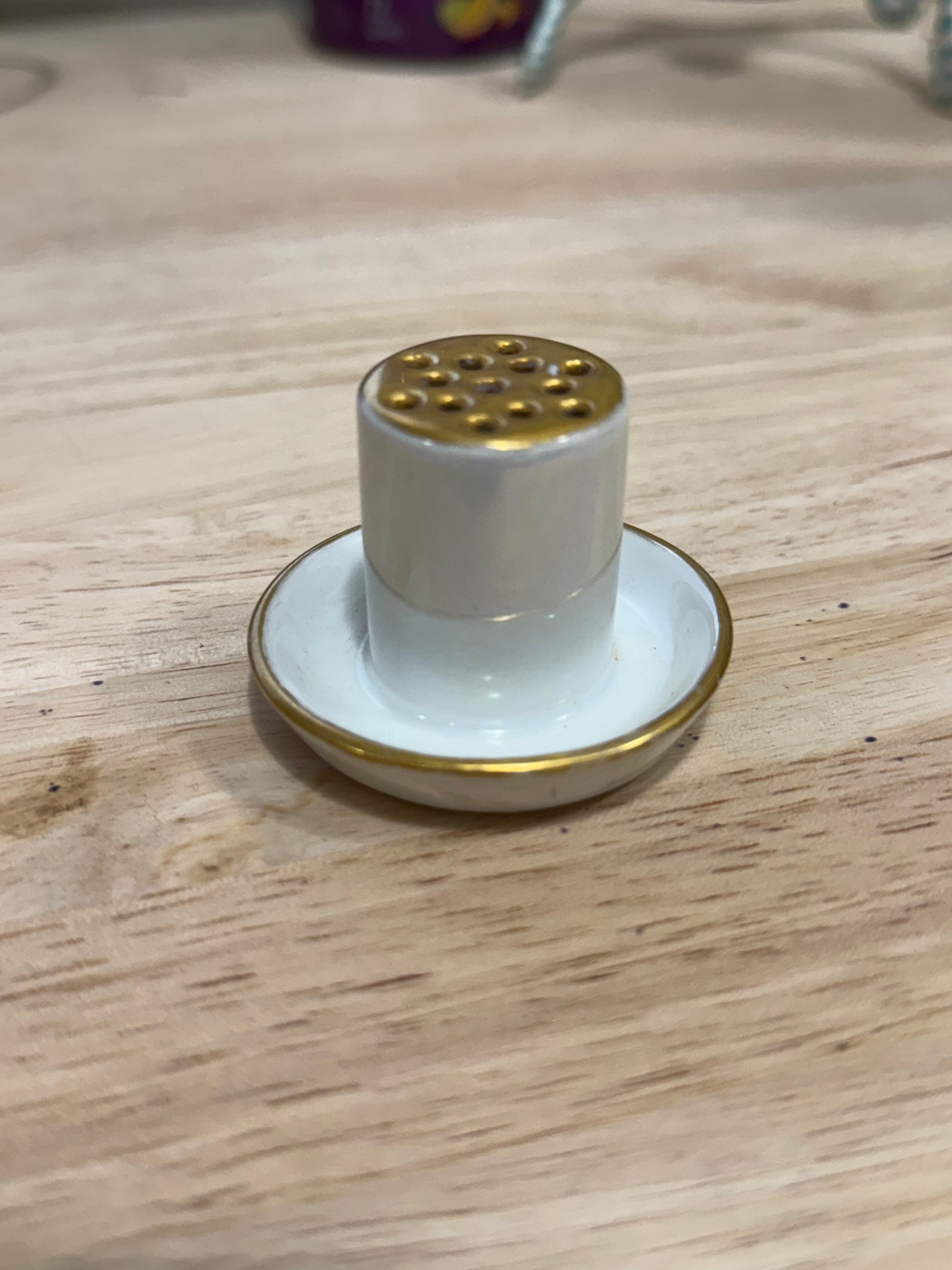 Vintage Porcelain Pin Holder / Hatpin Holder with Built-In Tray