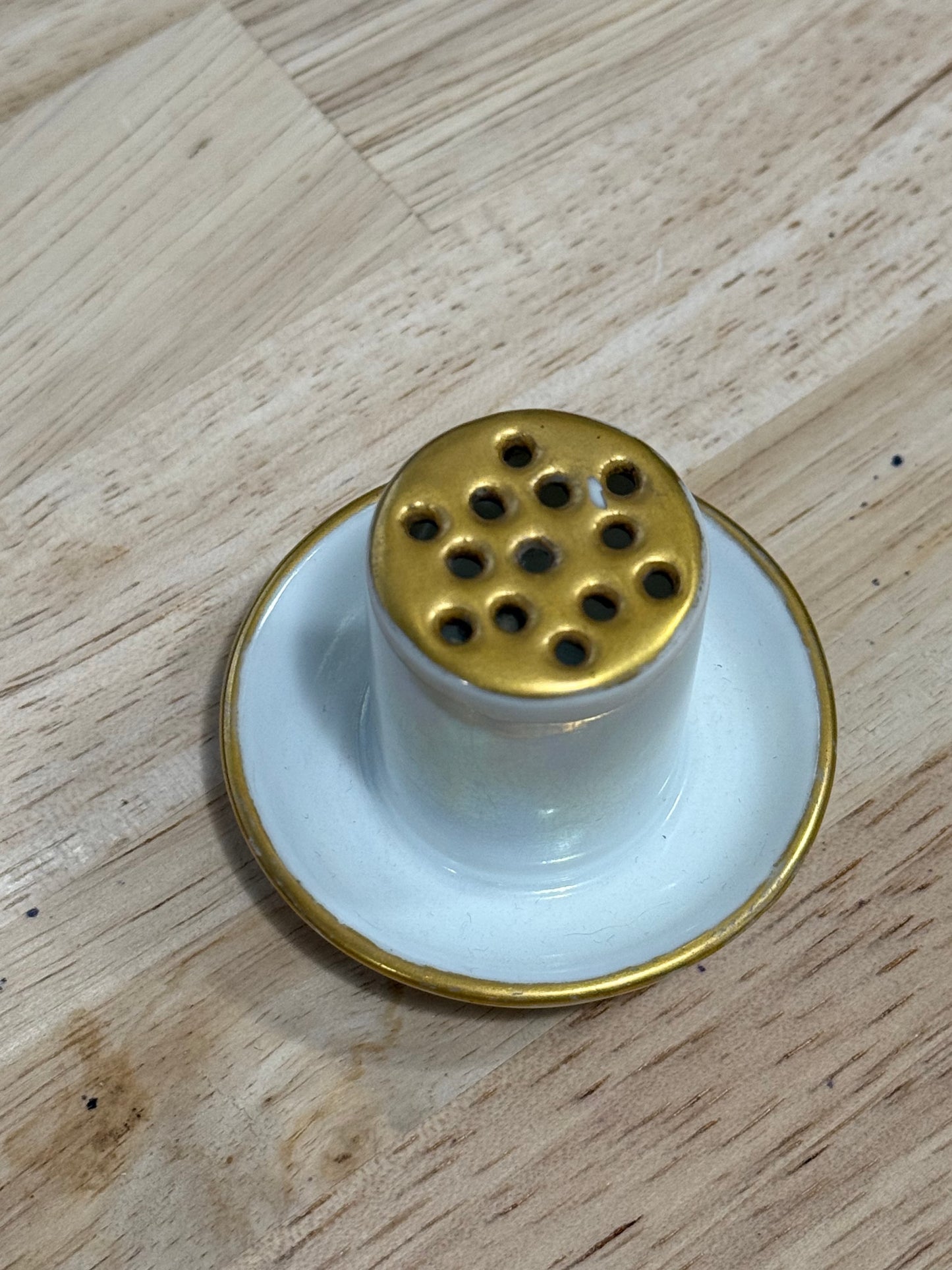 Vintage Porcelain Pin Holder / Hatpin Holder with Built-In Tray