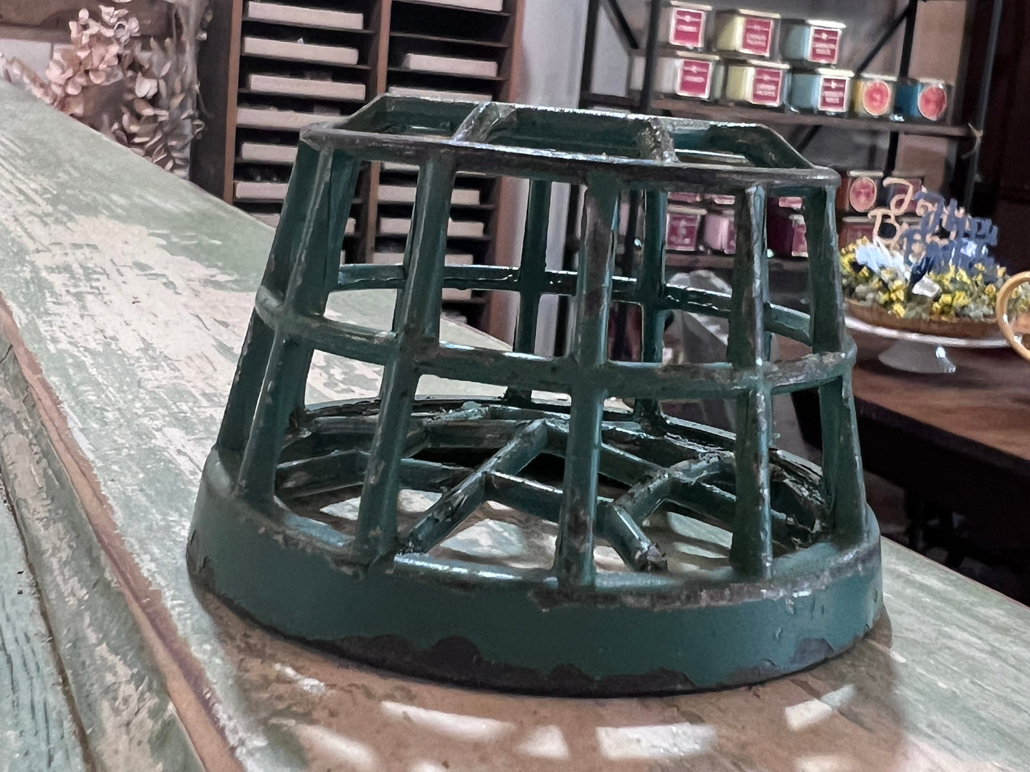 Dazey Mfg Co NY No. 23 Metal Flower Frog