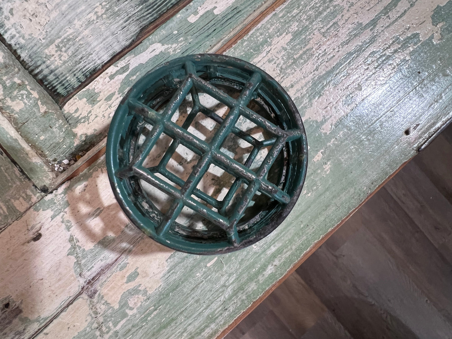 Dazey Mfg Co NY No. 23 Metal Flower Frog