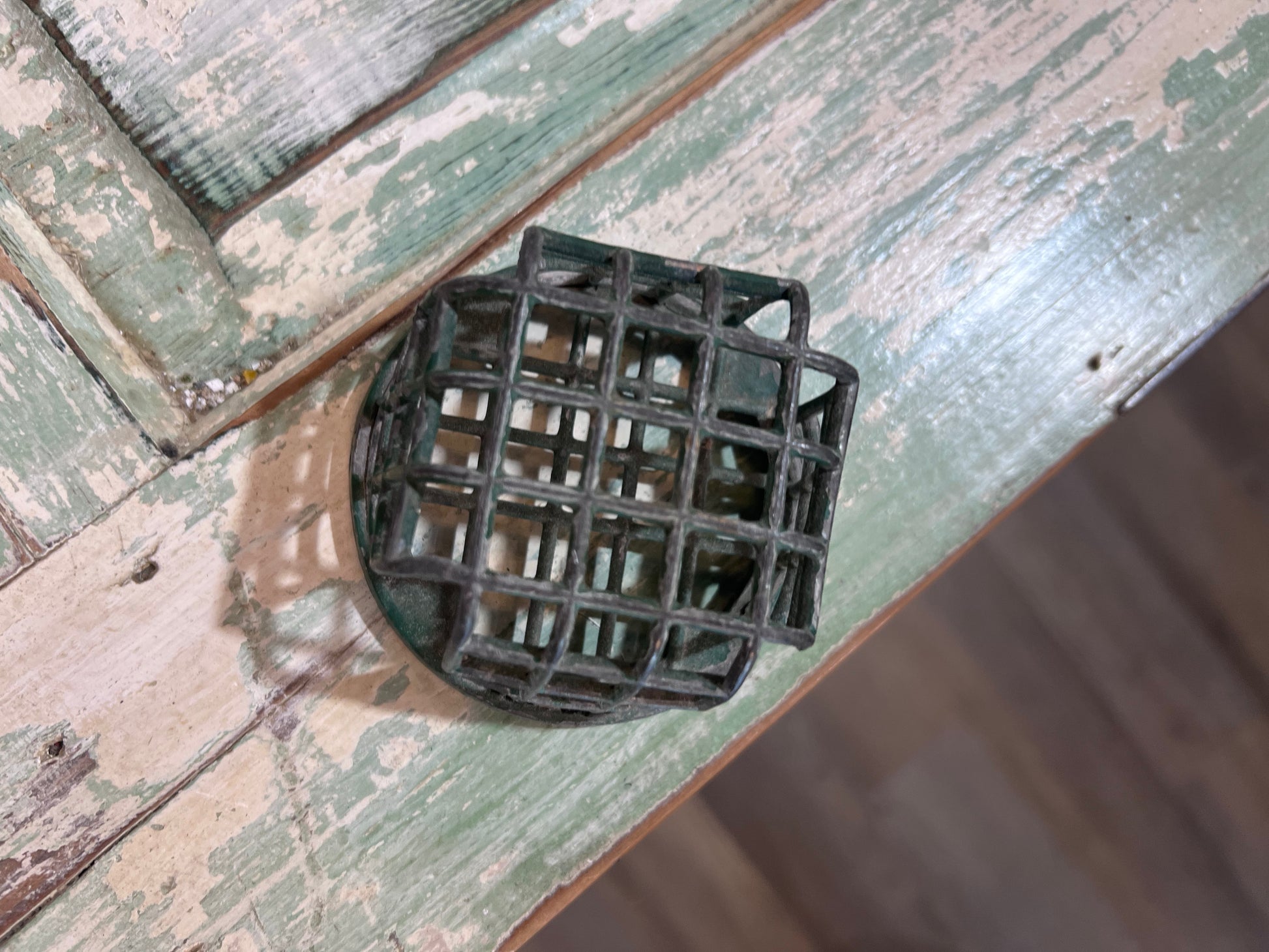 Vintage Dazey Flower Holder Metal Frog Pat.8-29-16 A