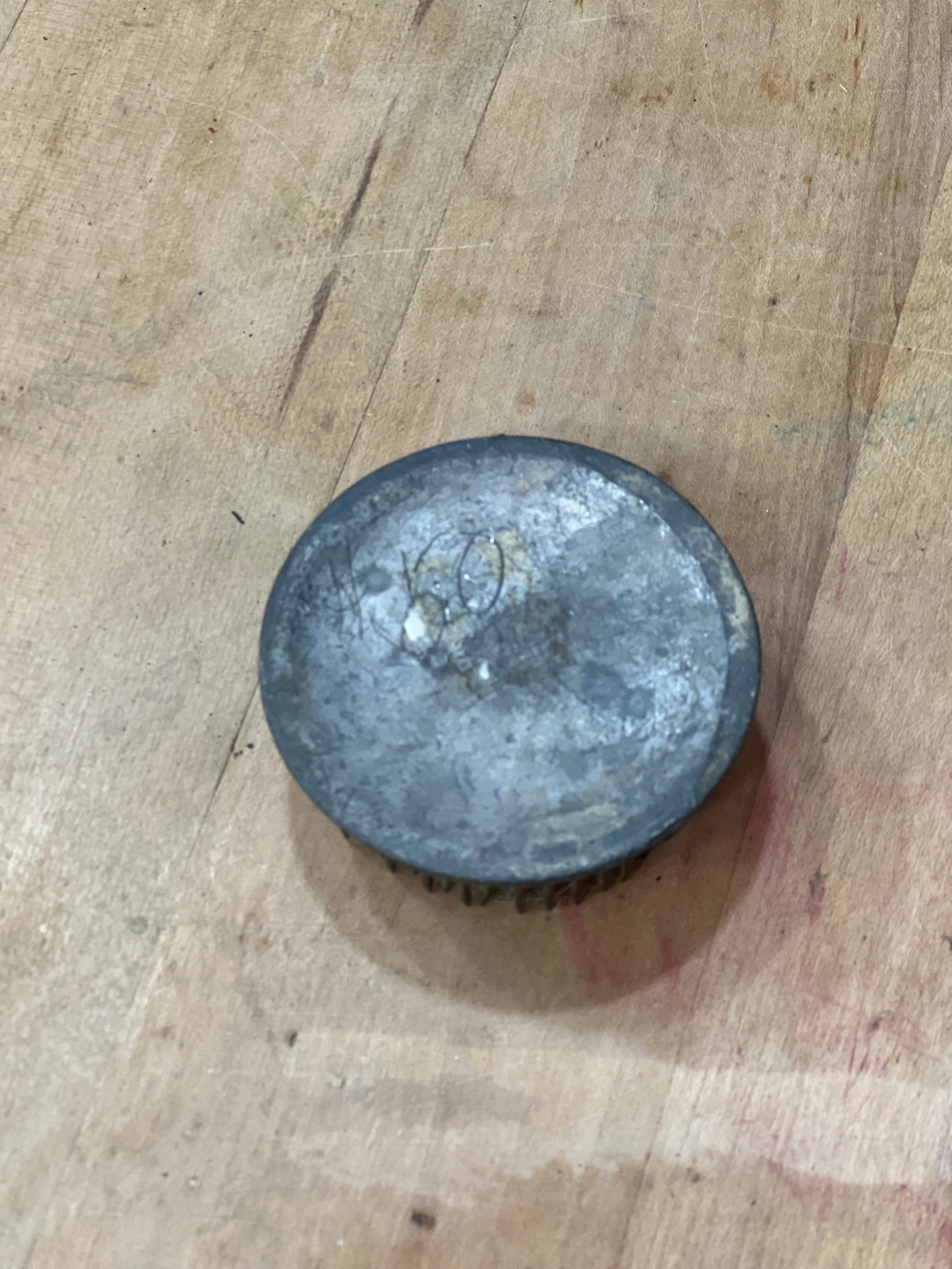 2.5" Round Metal Flower Frog