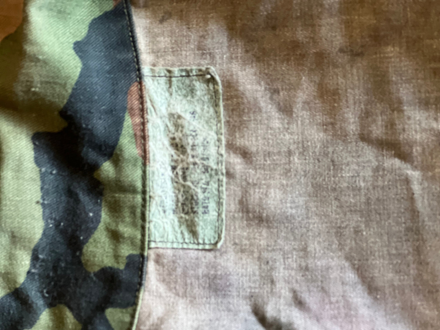 US Army Woodland Camo Jacket: Worn Patches