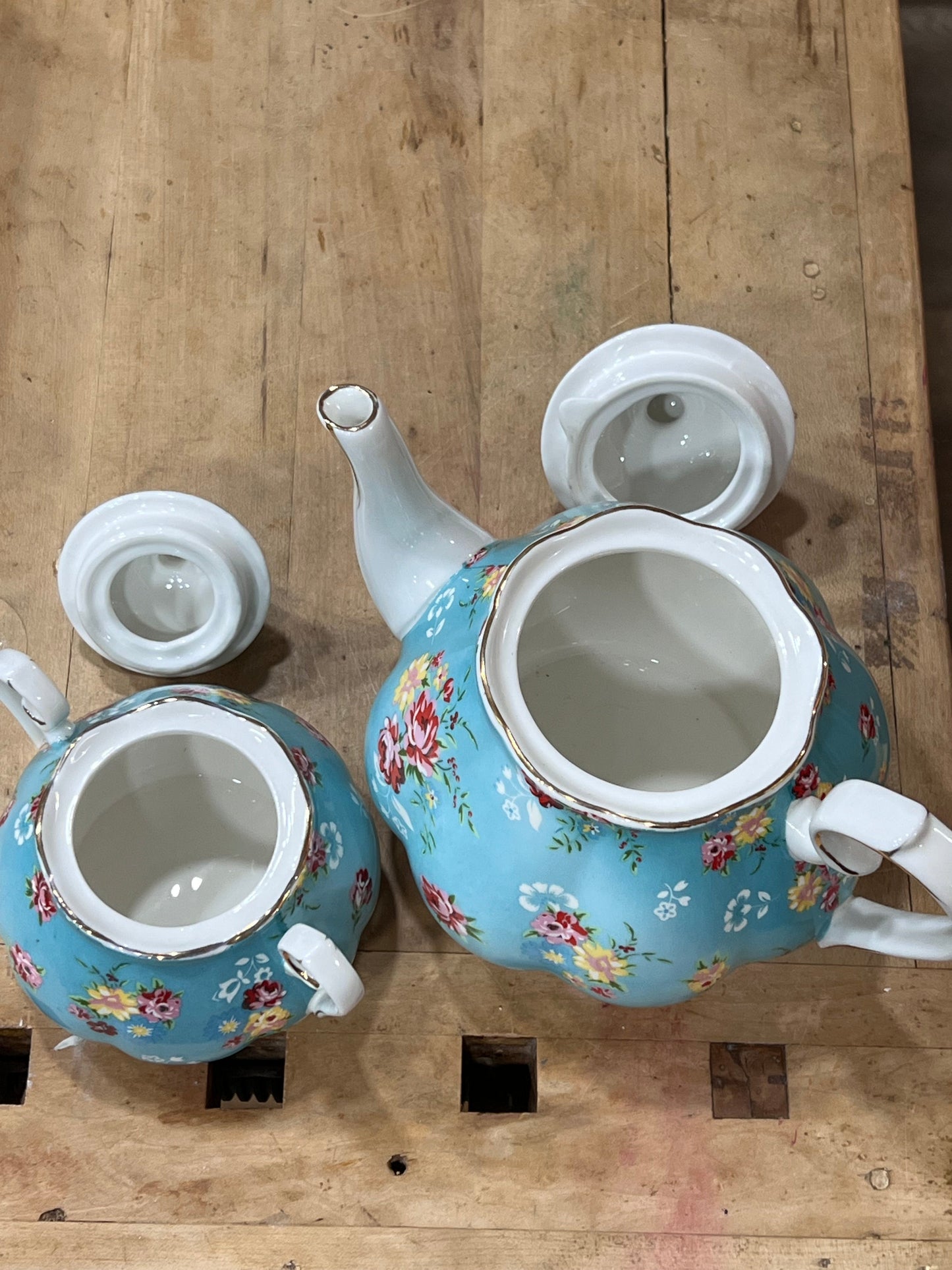 Gracie China Teapot and Sugar Bowl Set