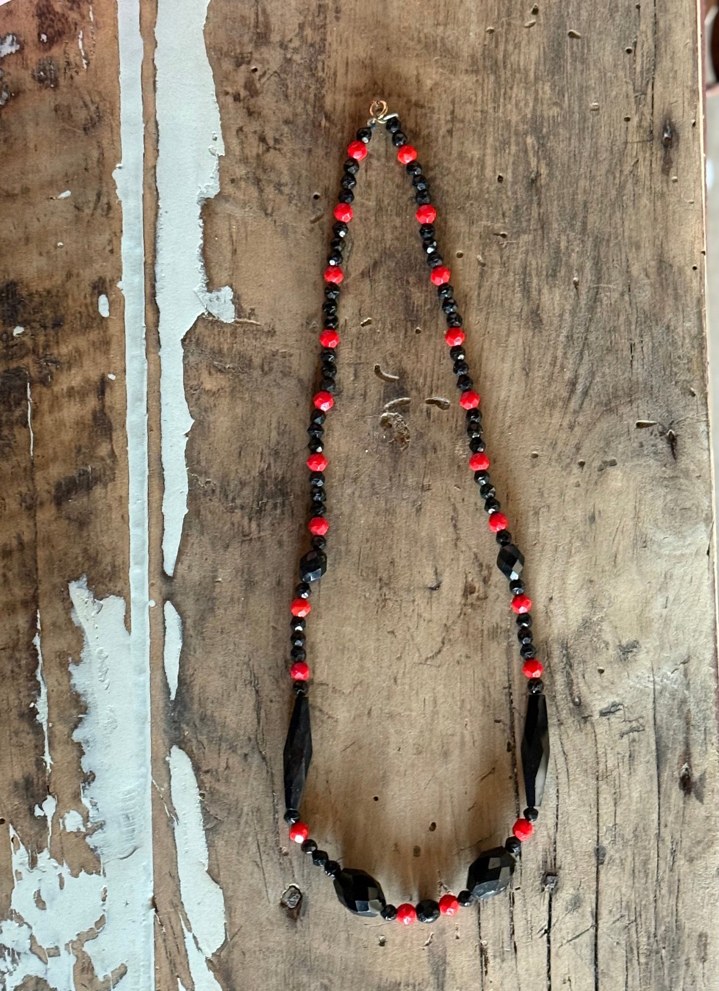 11" Vintage Red & Black Glass Bead Necklace