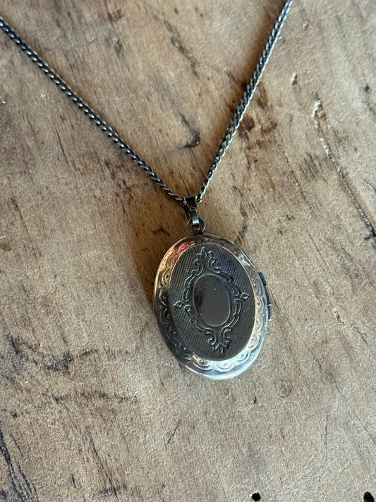 Vintage Oval Locket on 10" chain