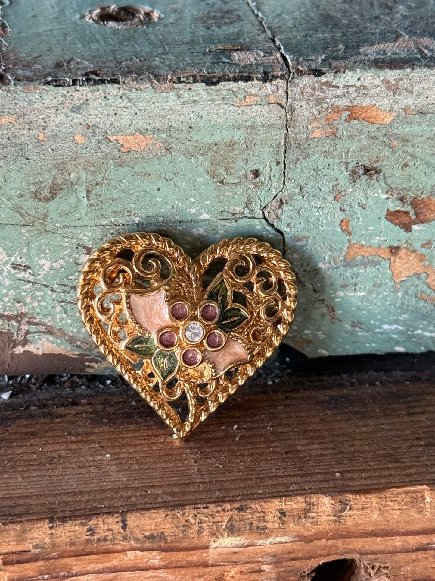 Brooch/Pin Avon "Sweet Memories" Heart Brooch