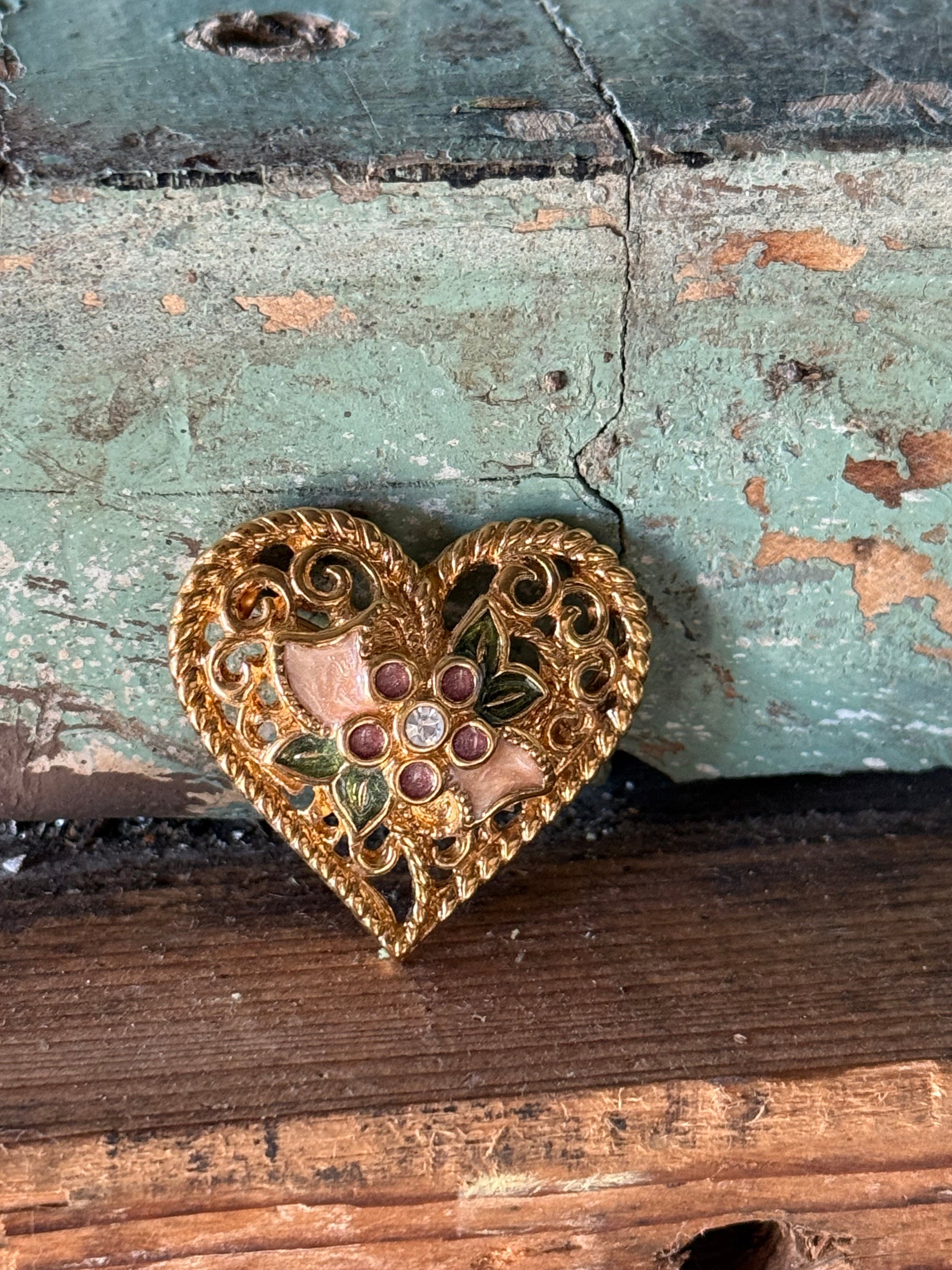 Brooch/Pin Avon "Sweet Memories" Heart Brooch