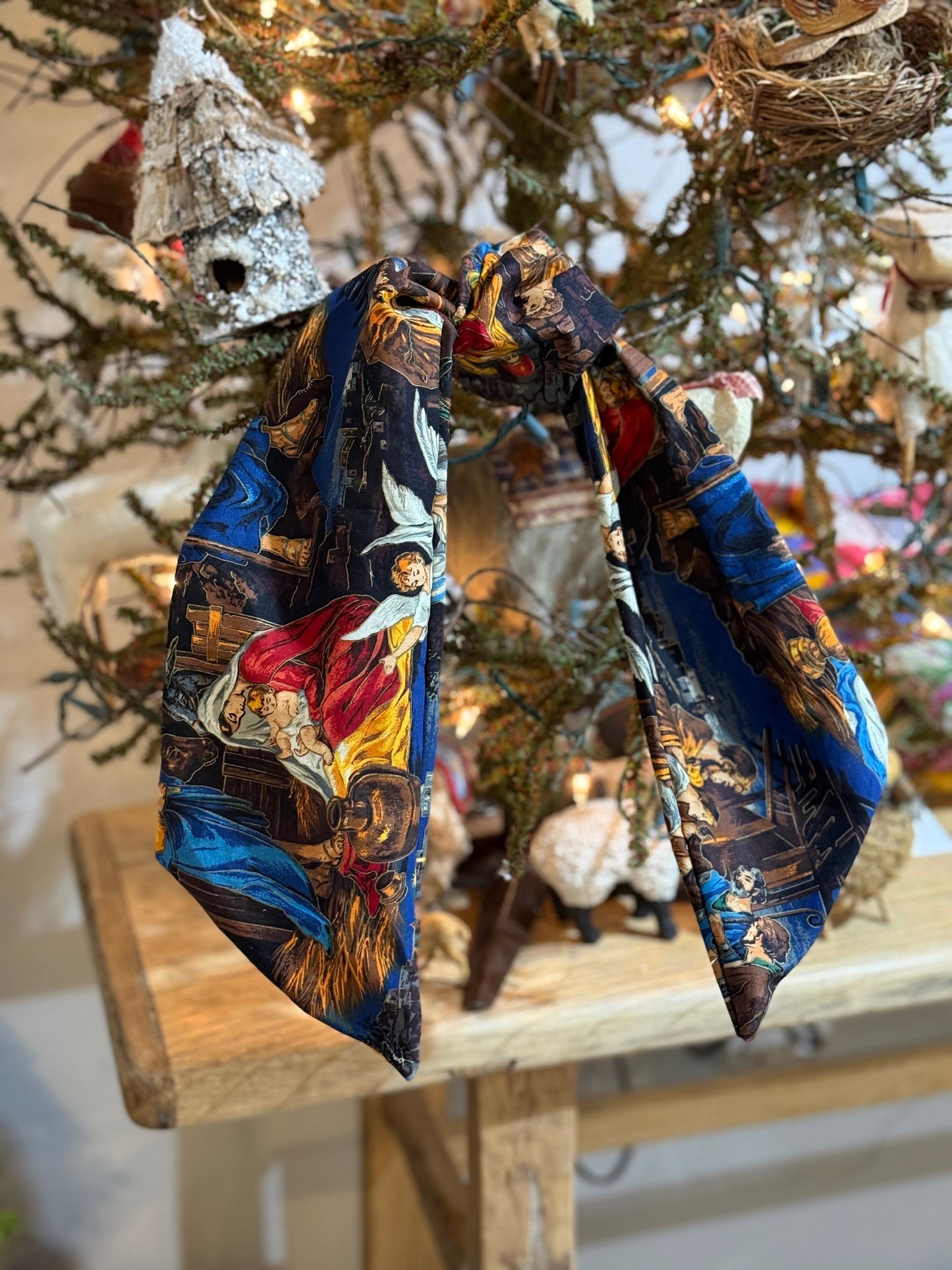 Nativity Scene Tree Bow