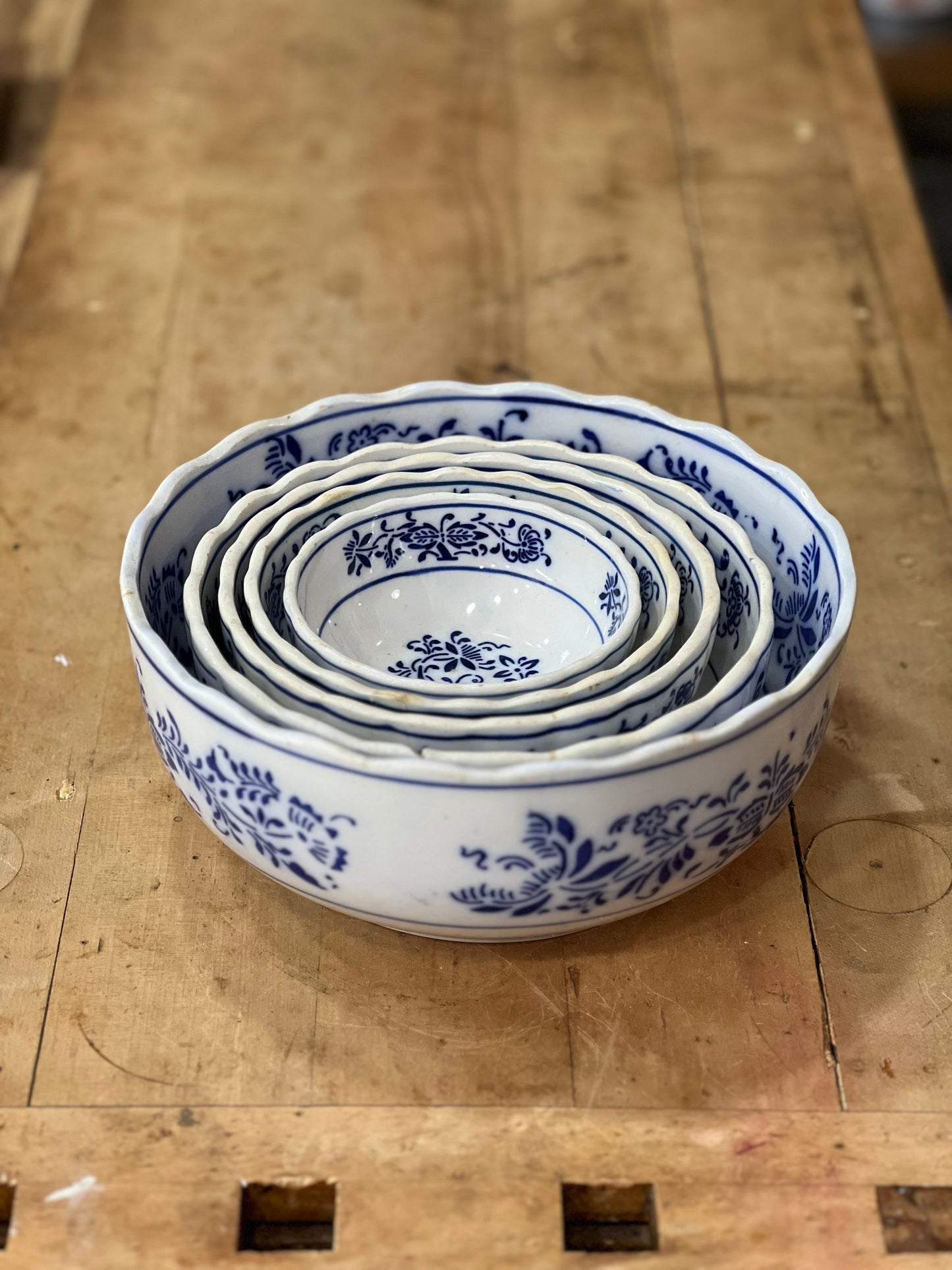 Set of Five Graduate Antique German Blue Onion Bowls Turkey Creek Auction