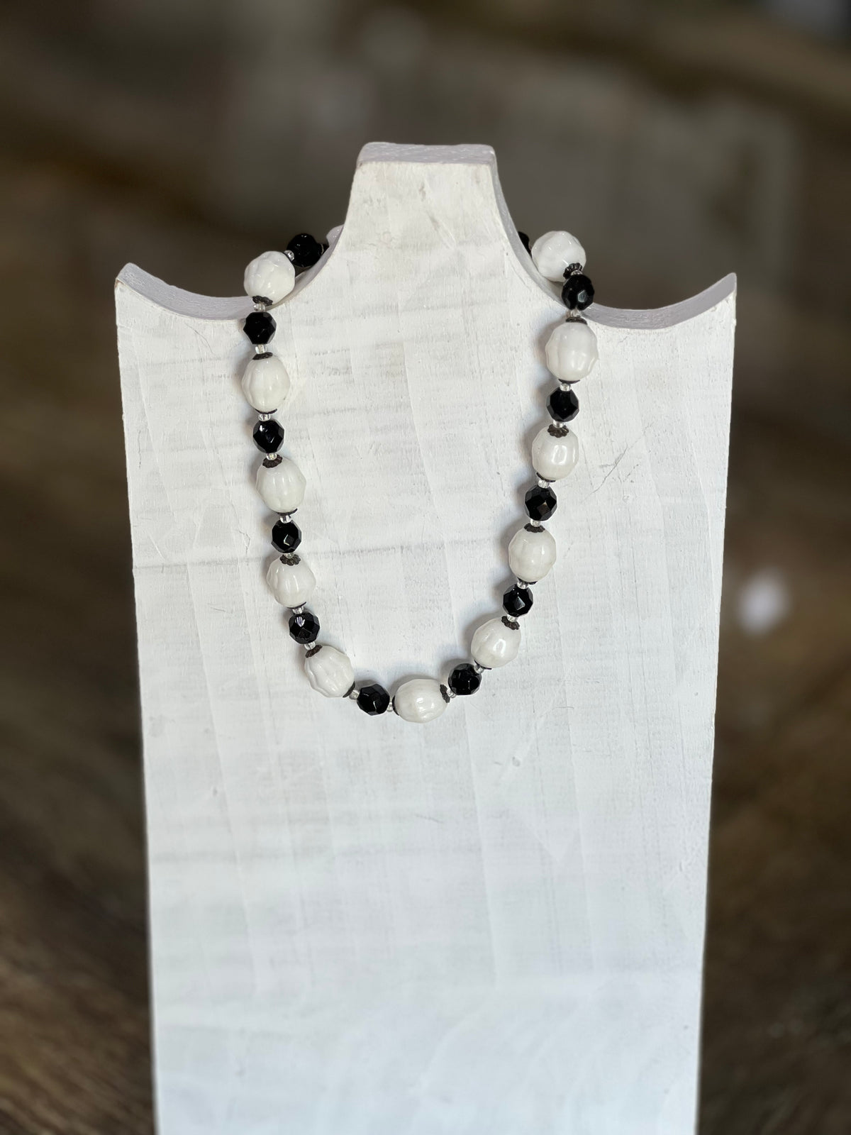 Vintage Mid-Century Unmarked Black and White Melon Glass Choker Necklace