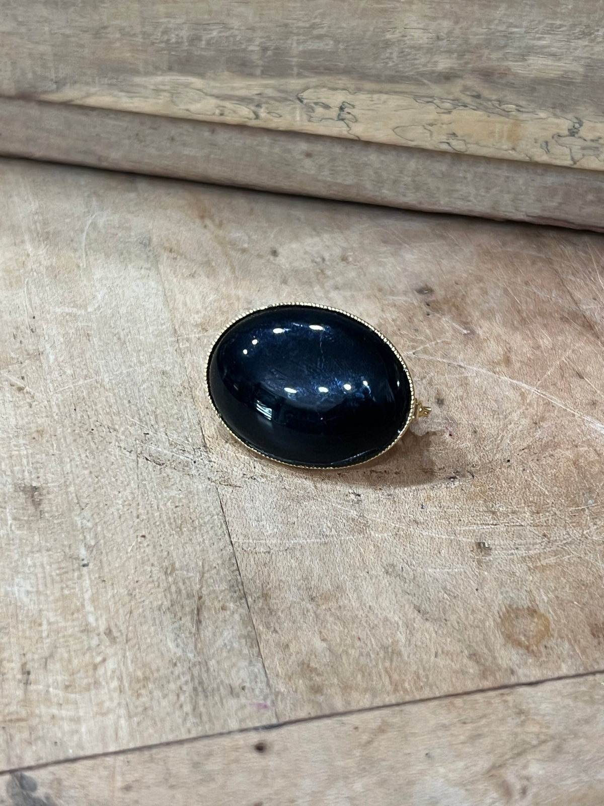 Vintage Mid-Century Black Cabochon Gold-Tone Scarf Clip / Slide